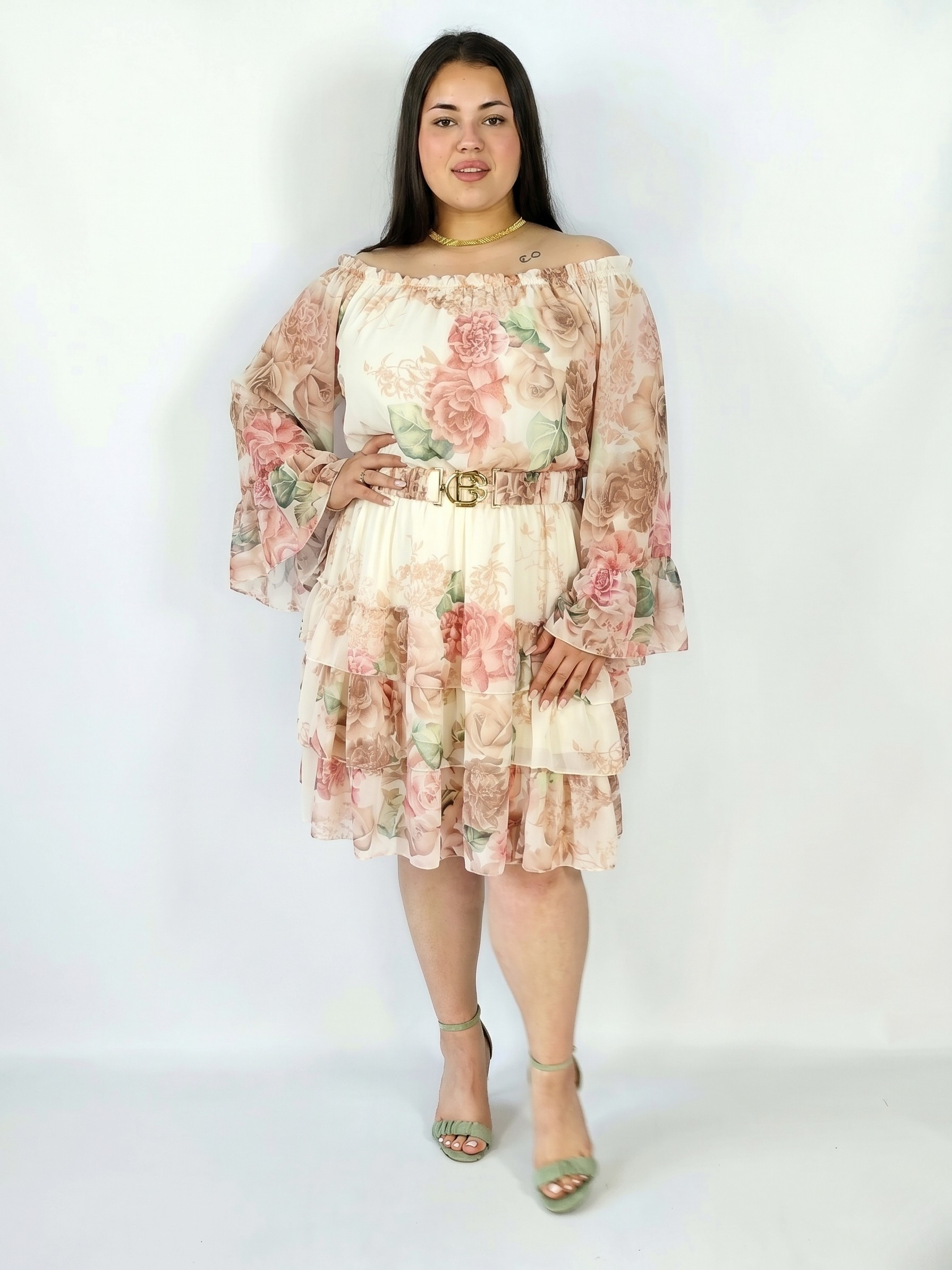 Sukienka plus size w kwiatowy wzór z falbaną – lekka i kobieca stylizacja XXL Stylowa XL