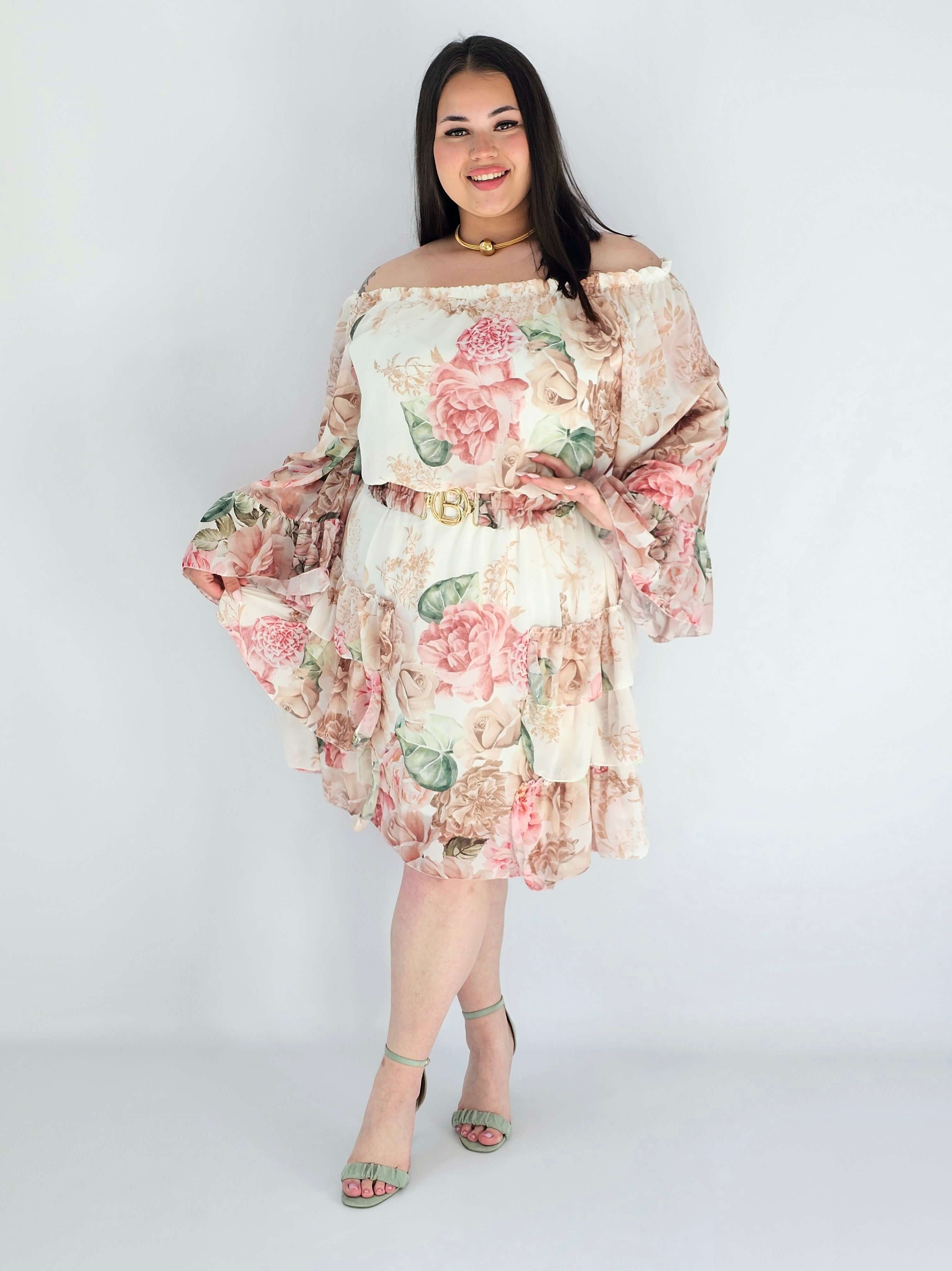 Sukienka plus size w kwiatowy wzór z falbaną – lekka i kobieca stylizacja XXL Stylowa XL