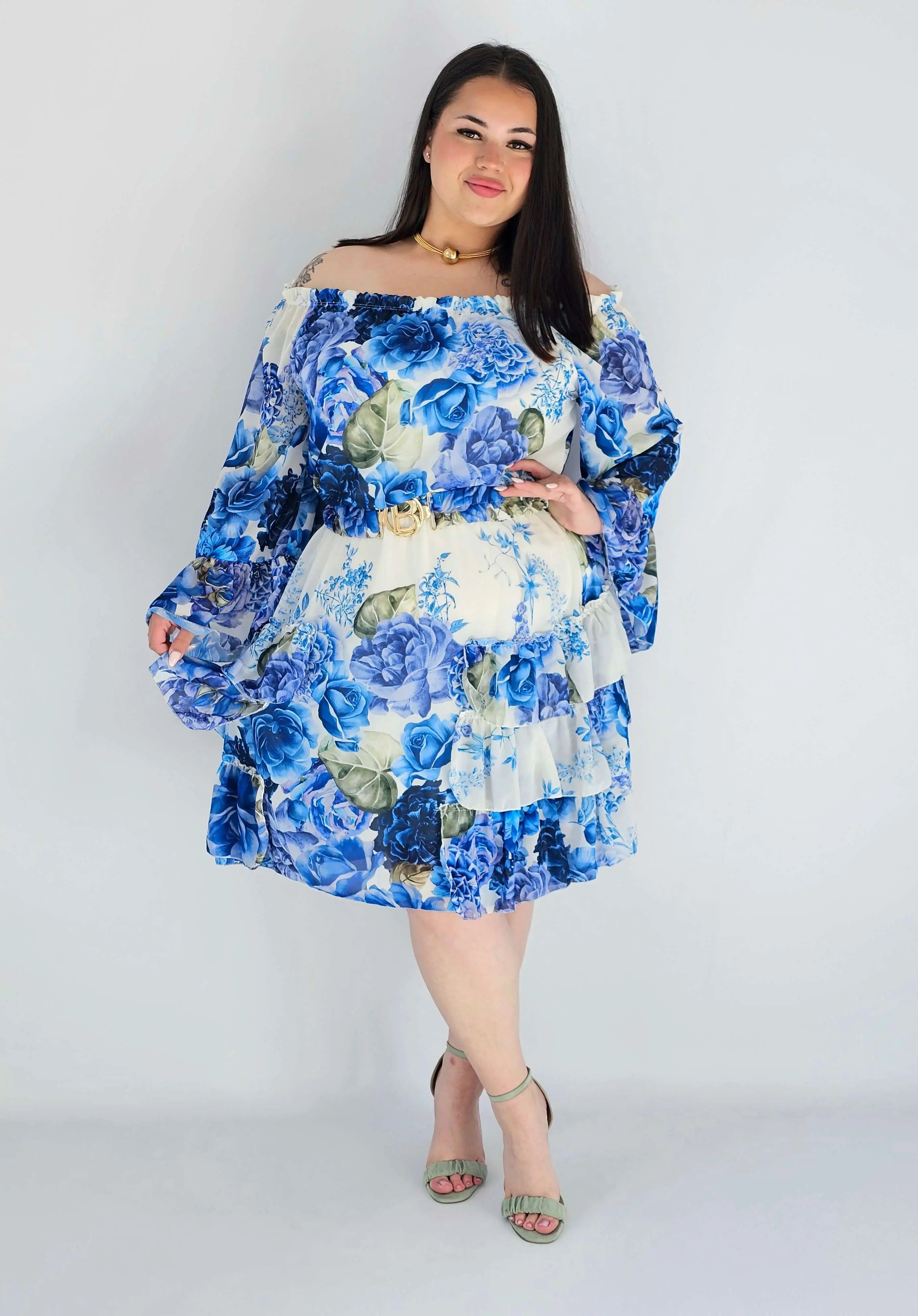 Sukienka plus size w kwiatowy wzór z falbaną – lekka i kobieca stylizacja XXL Stylowa XL
