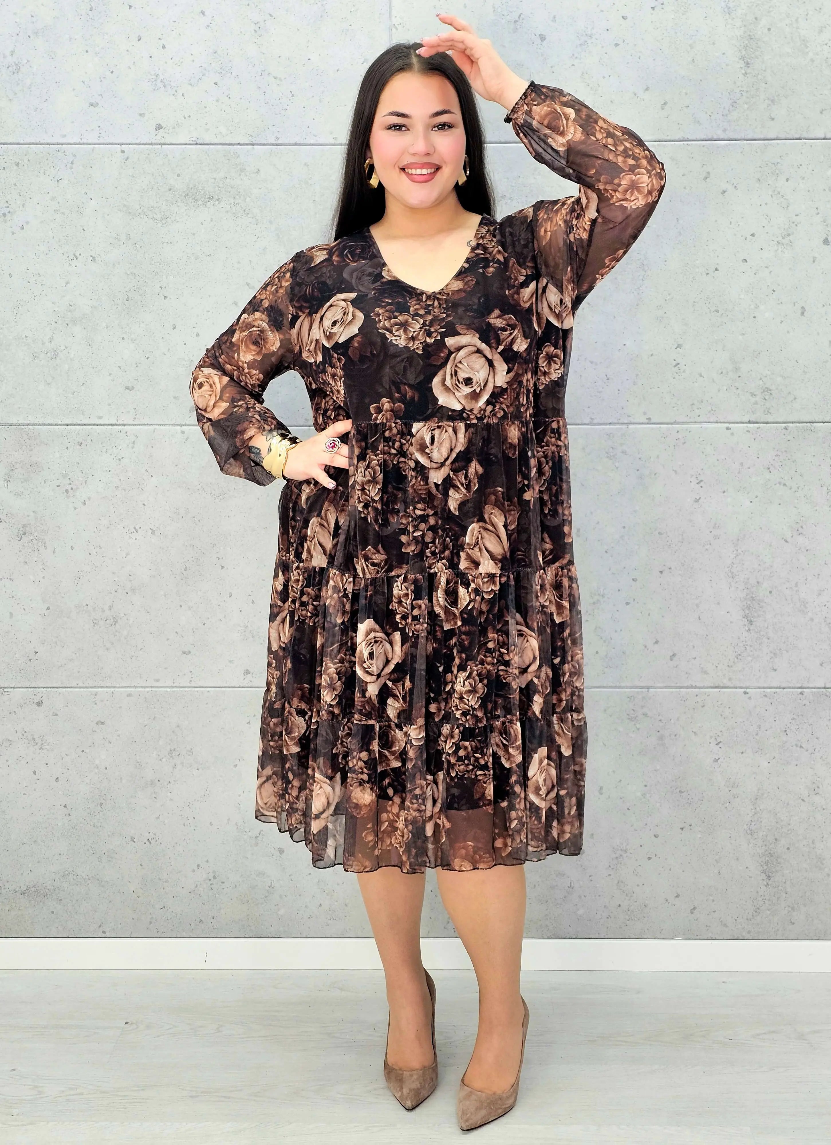 Sukienka plus size w kwiaty – brązowa midi z dekoltem V i długim rękawem - Stylowa XL