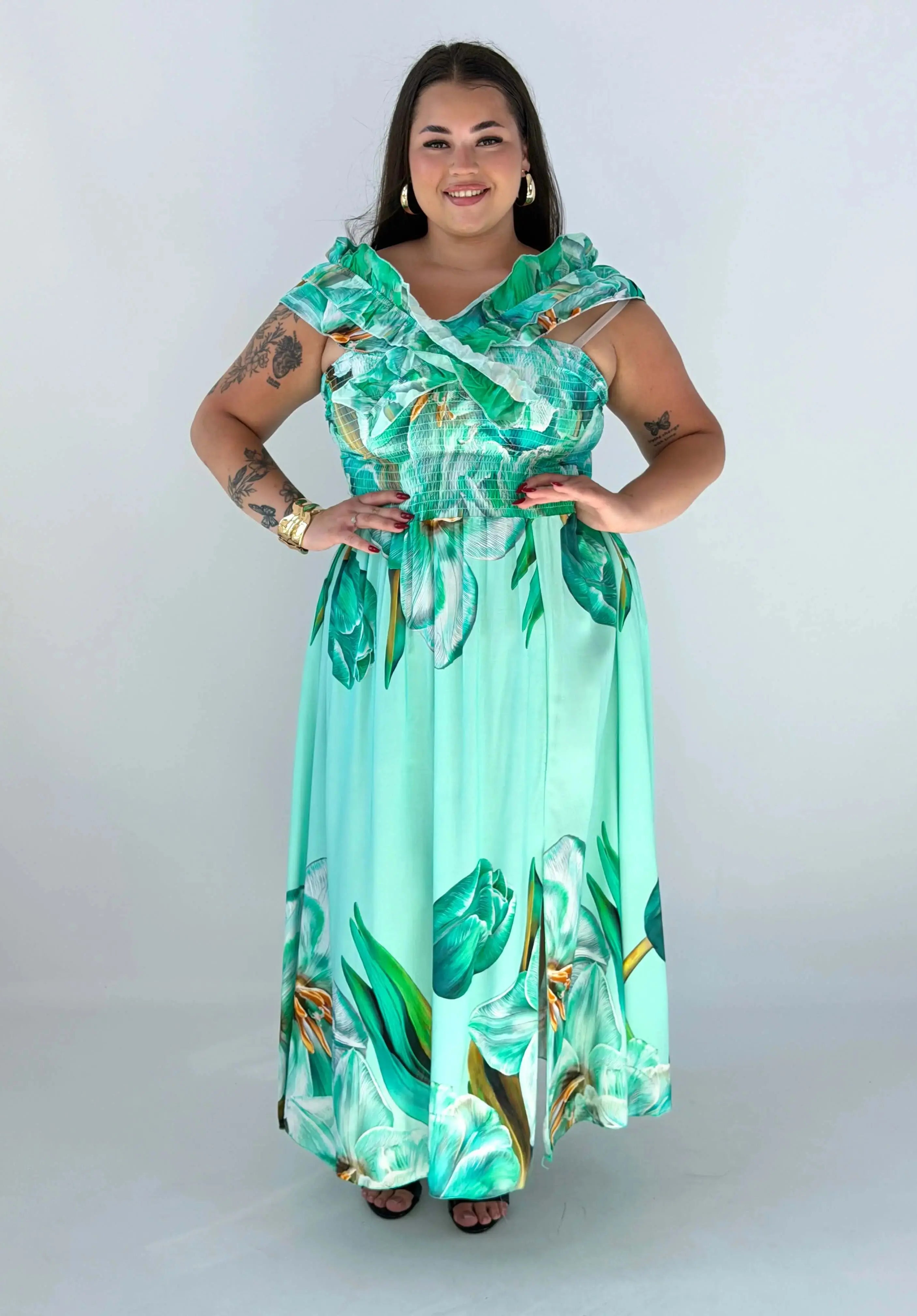 Sukienka plus size w kwiaty – elegancka sukienka XXL maxi z falbaną Stylowa XL