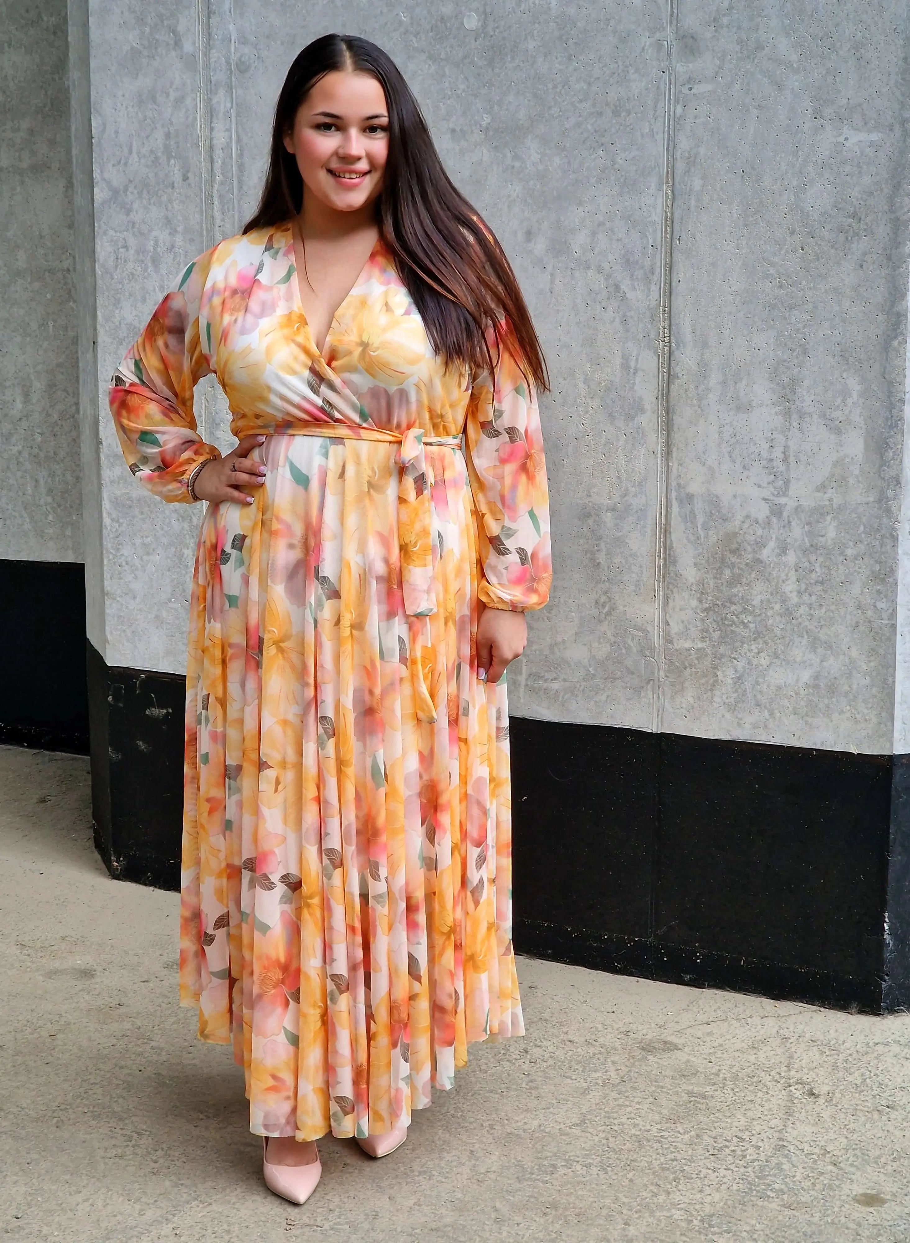 Sukienka plus size w odcieniach słońca – kobieca, elegancka i stylowa Stylowa XL