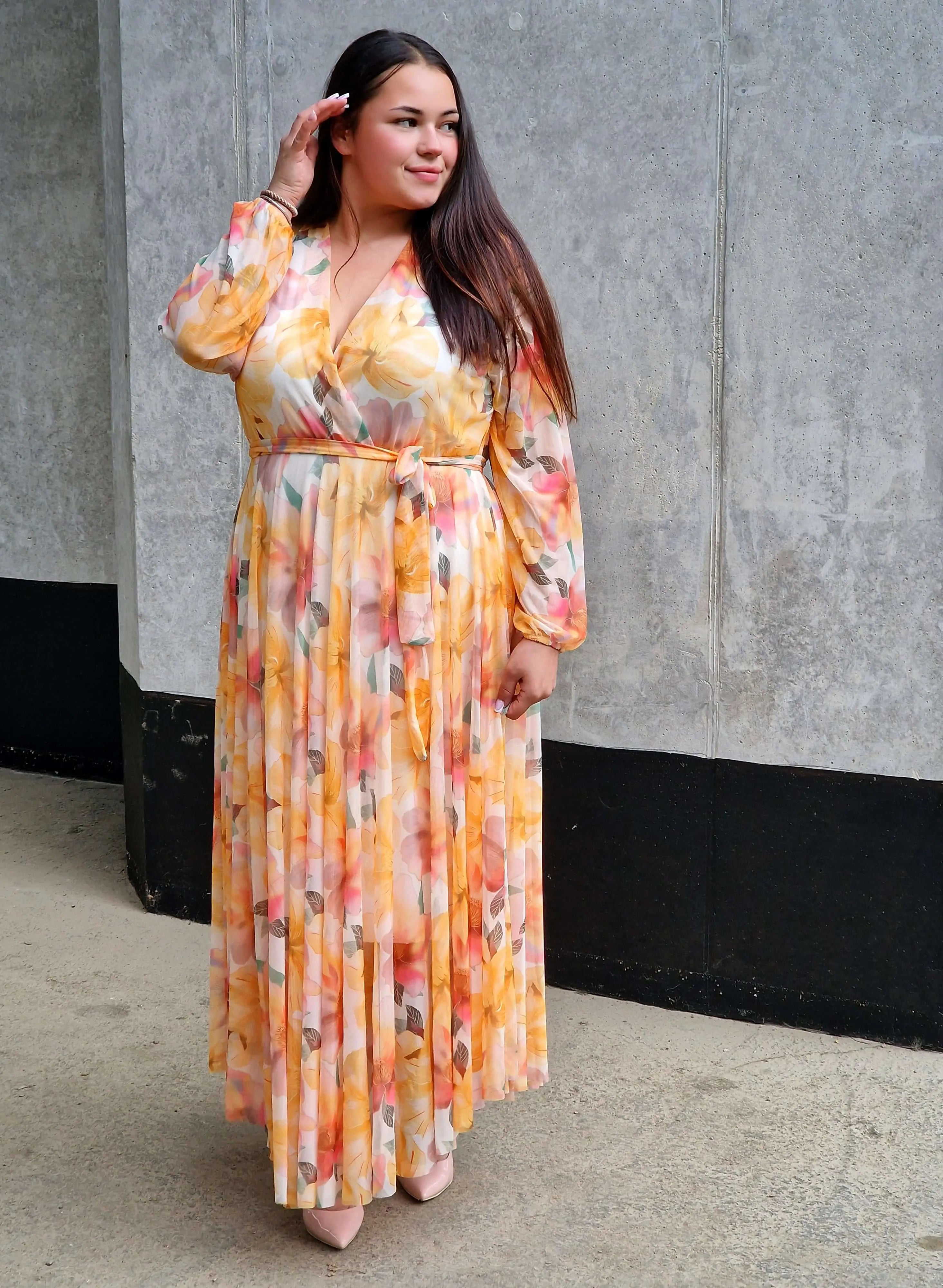 Sukienka plus size w odcieniach słońca – kobieca, elegancka i stylowa Stylowa XL