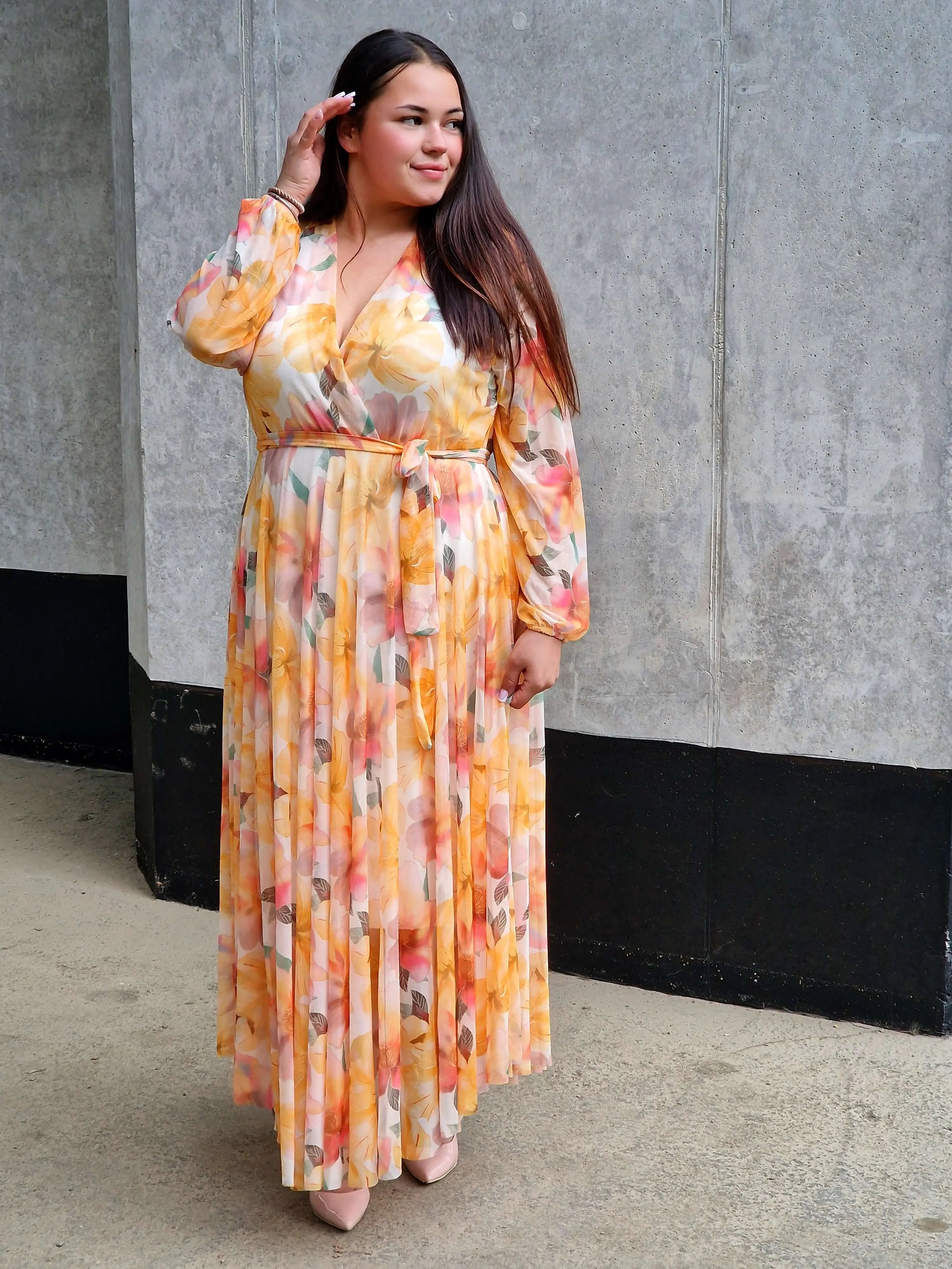 Sukienka plus size w odcieniach słońca – kobieca, elegancka i stylowa Stylowa XL