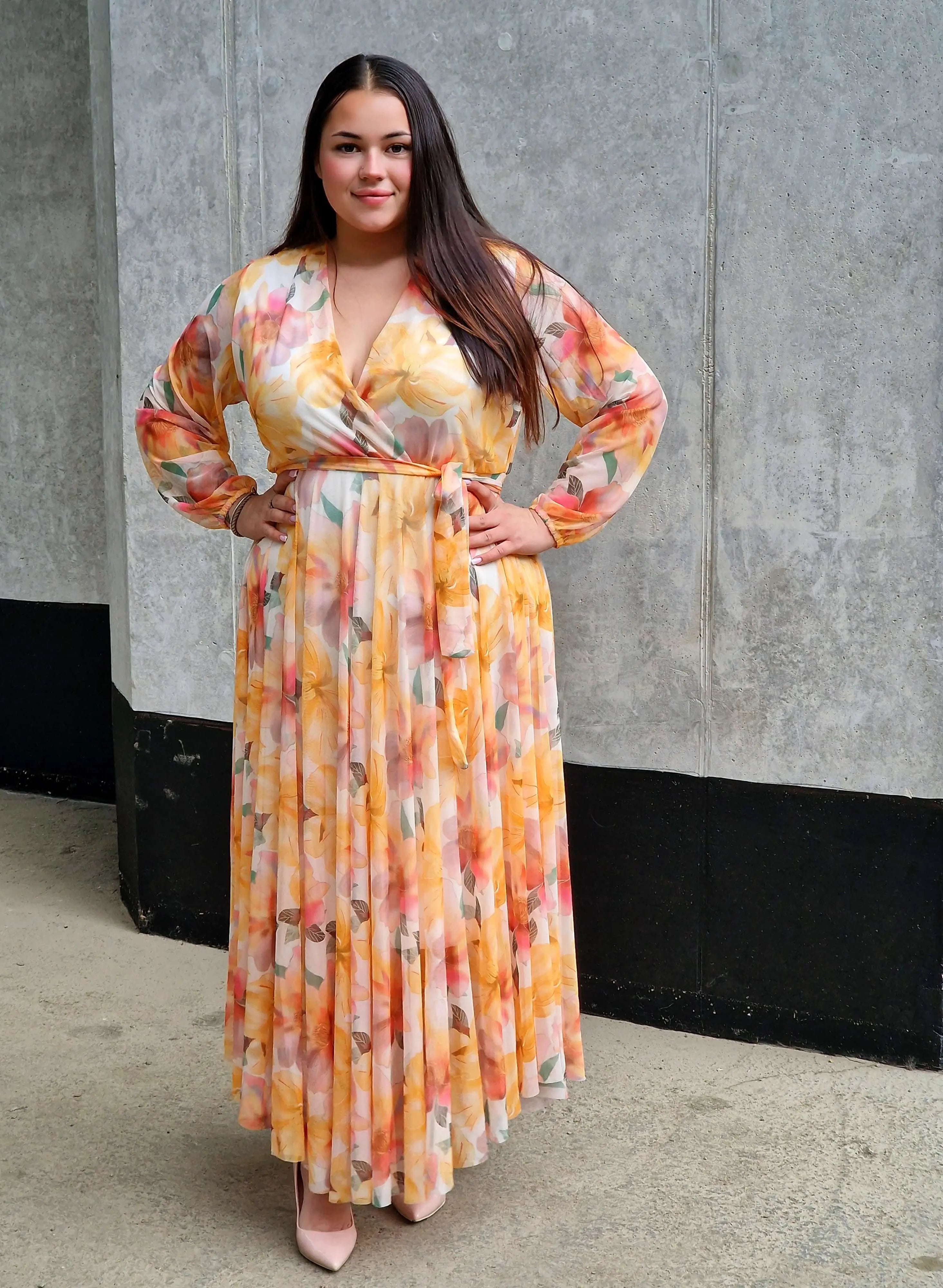 Sukienka plus size w odcieniach słońca – kobieca, elegancka i stylowa Stylowa XL