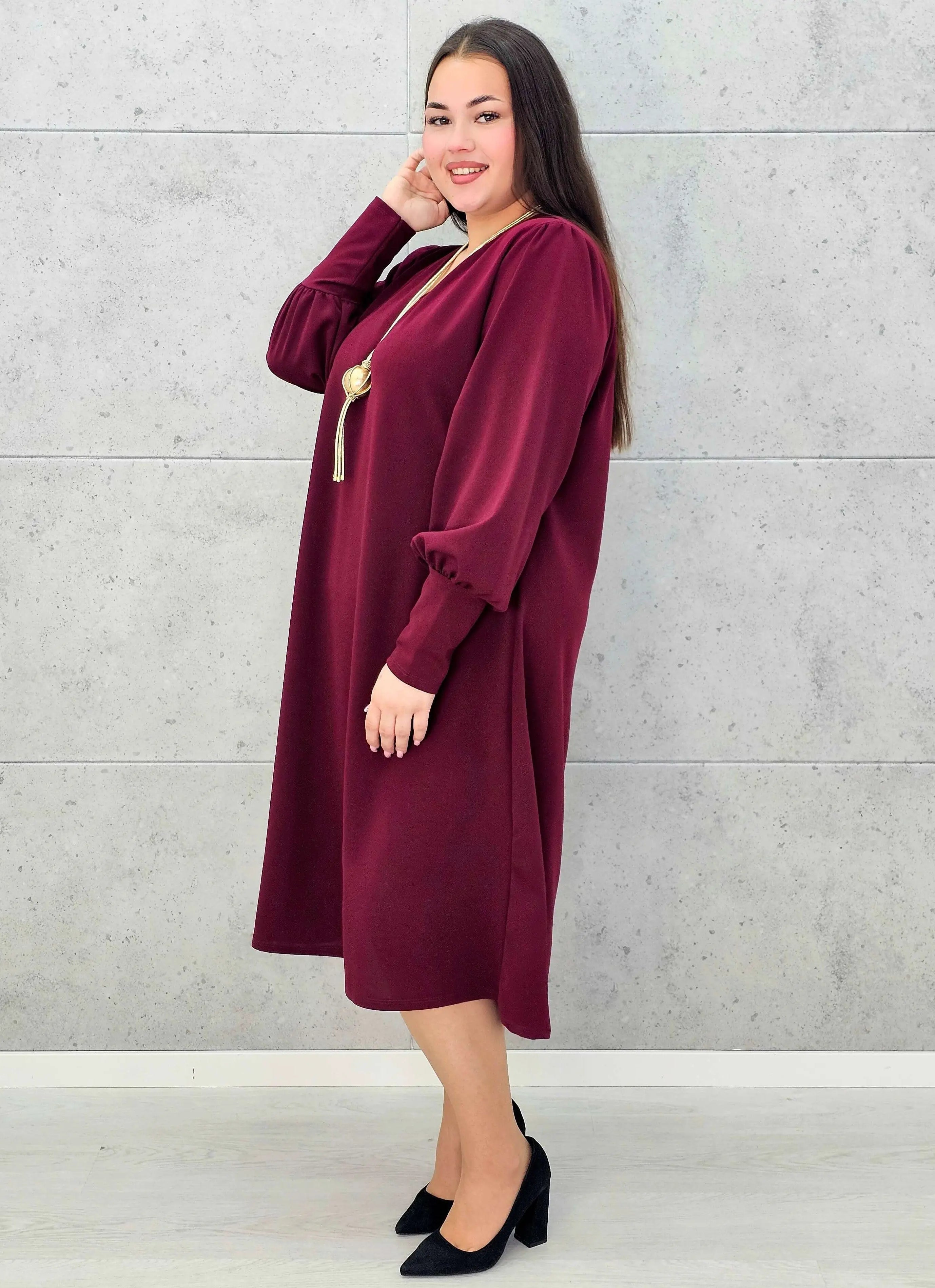 Sukienka plus size z dekoltem V – czarna, bordowa i czerwona Stylowa XL - Stylowa XL