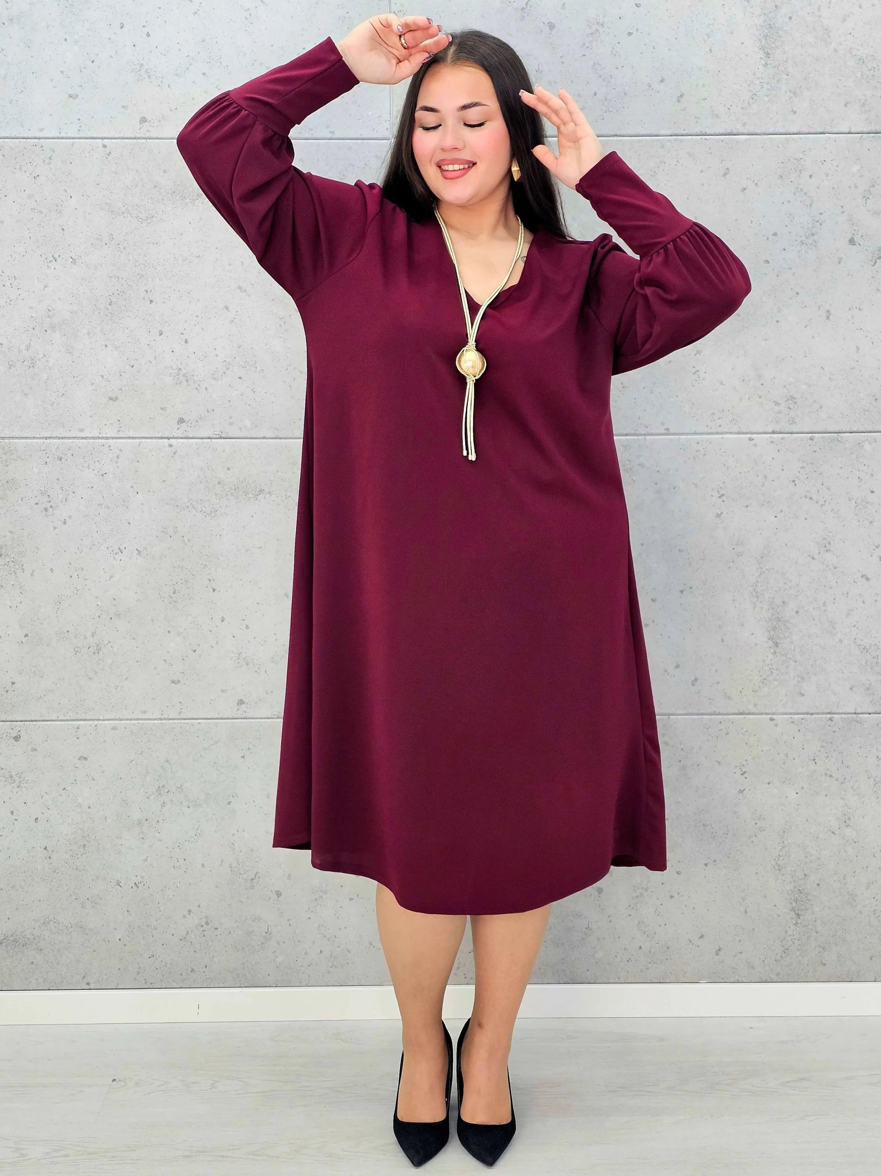 Sukienka plus size z dekoltem V – czarna, bordowa i czerwona Stylowa XL - Stylowa XL