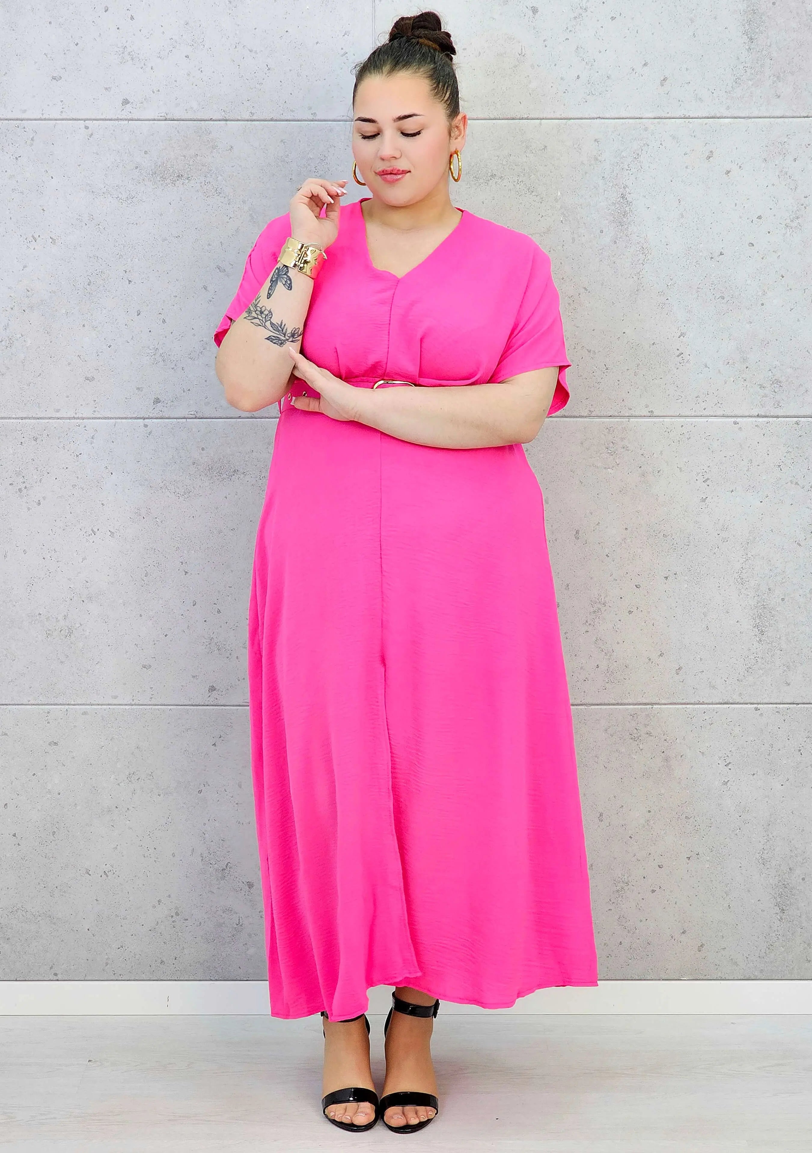 Sukienka plus size z dekoltem V i paskiem w talii Stylowa XL