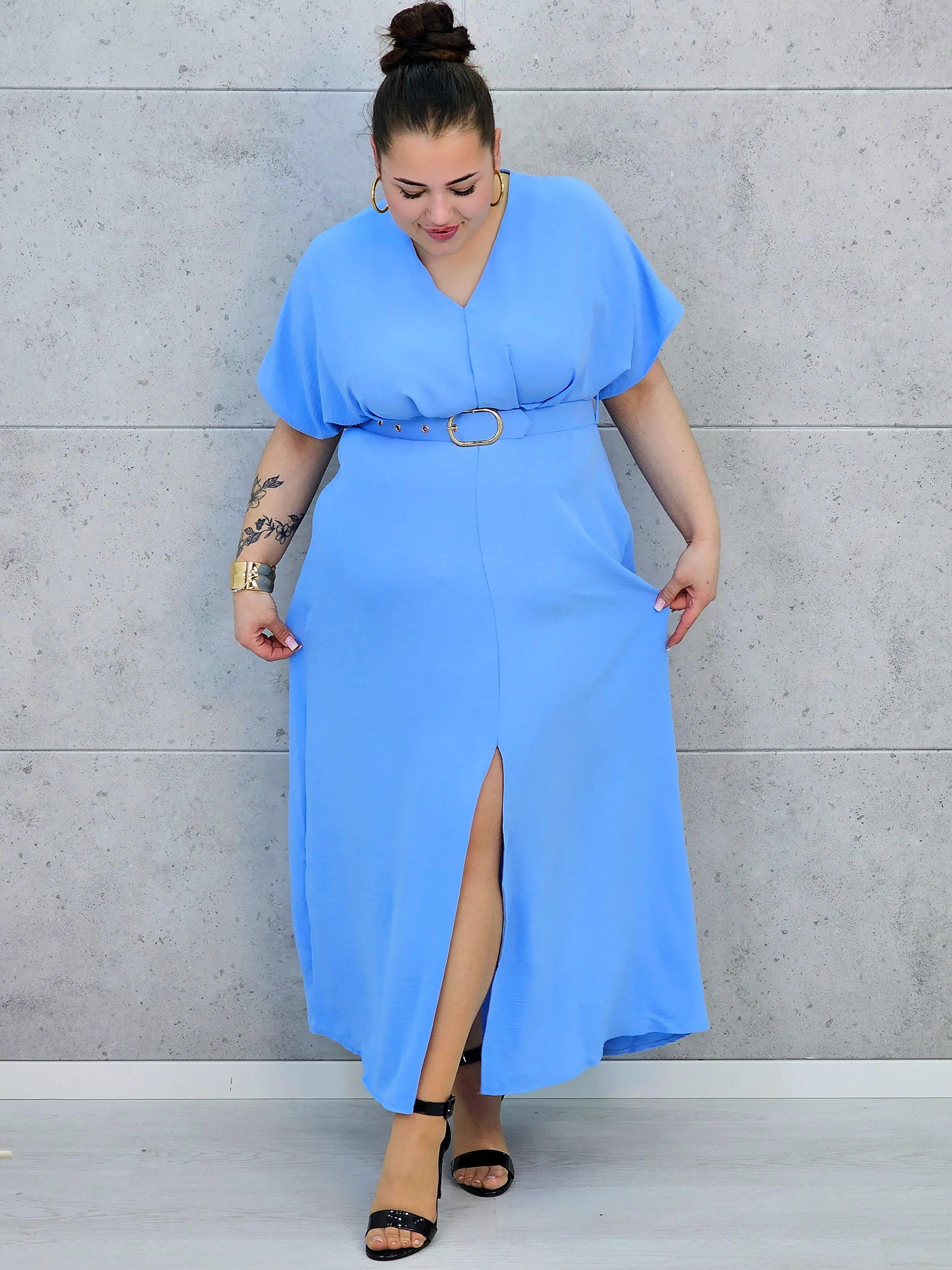 Sukienka plus size z dekoltem V i paskiem w talii Stylowa XL