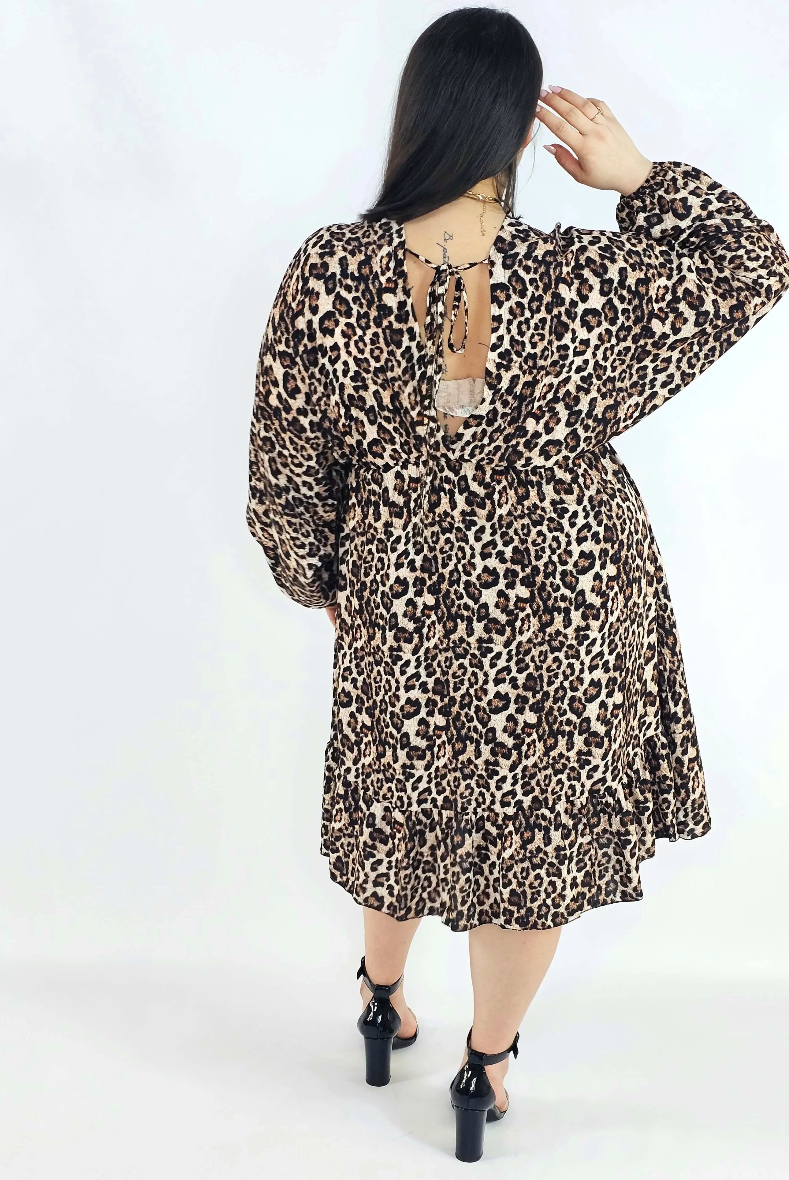 Sukienka plus size z dekoltem V i wiązaniem – lekka sukienka damska XXL z elastyczną talią Stylowa XL