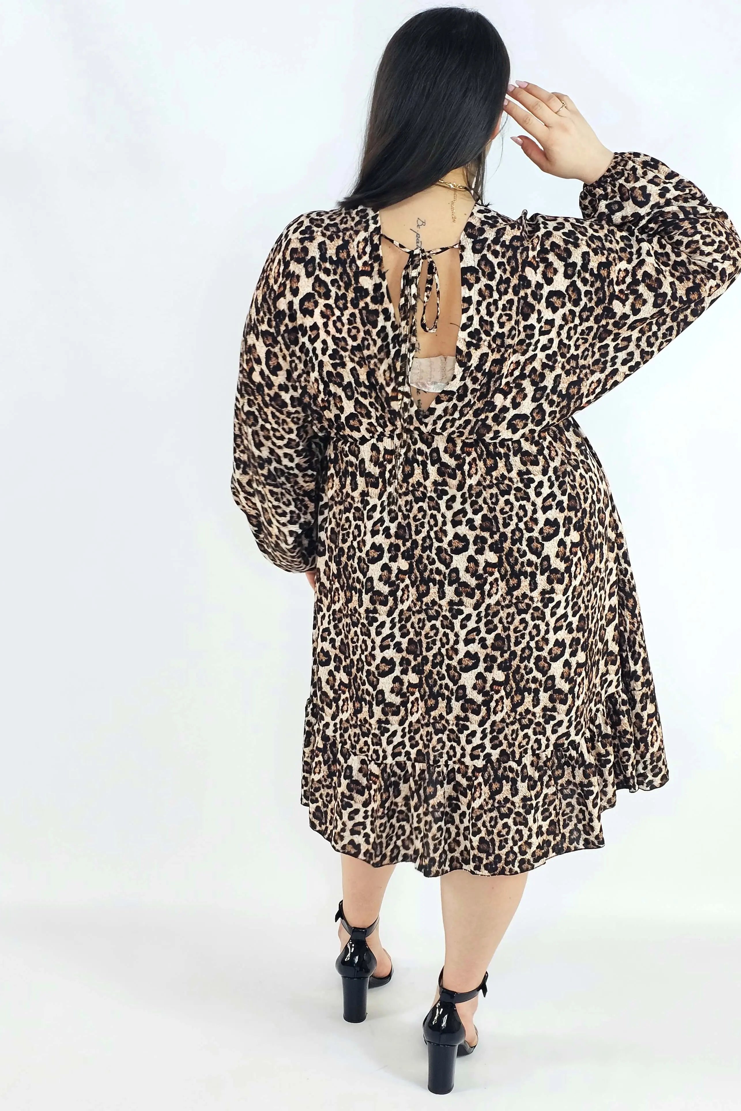 Sukienka plus size z dekoltem V i wiązaniem – lekka sukienka damska XXL z elastyczną talią Stylowa XL