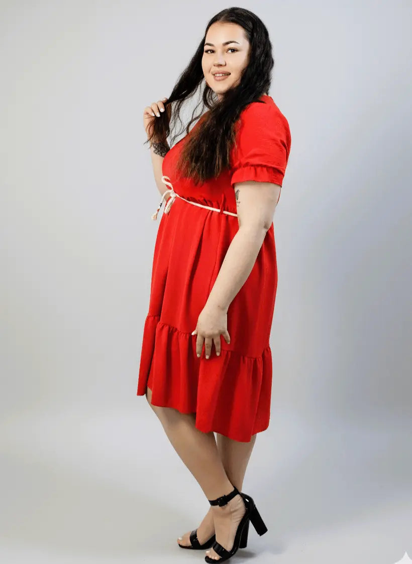 Sukienka plus size z falbaną i wiązaniem w talii Stylowa XL