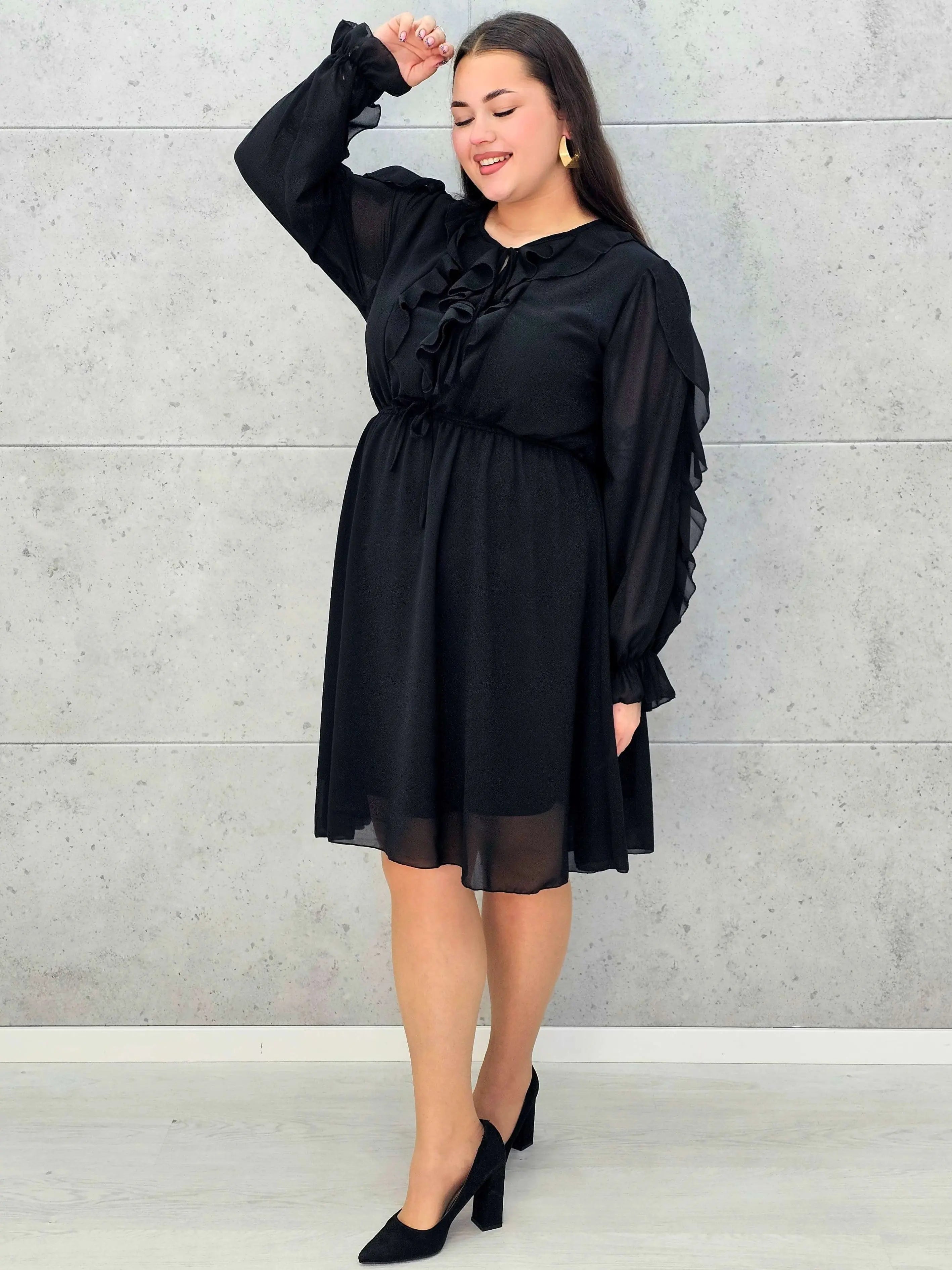 Sukienka plus size z falbanami – czekoladowa, bordowa i czarna Stylowa XL - Stylowa XL