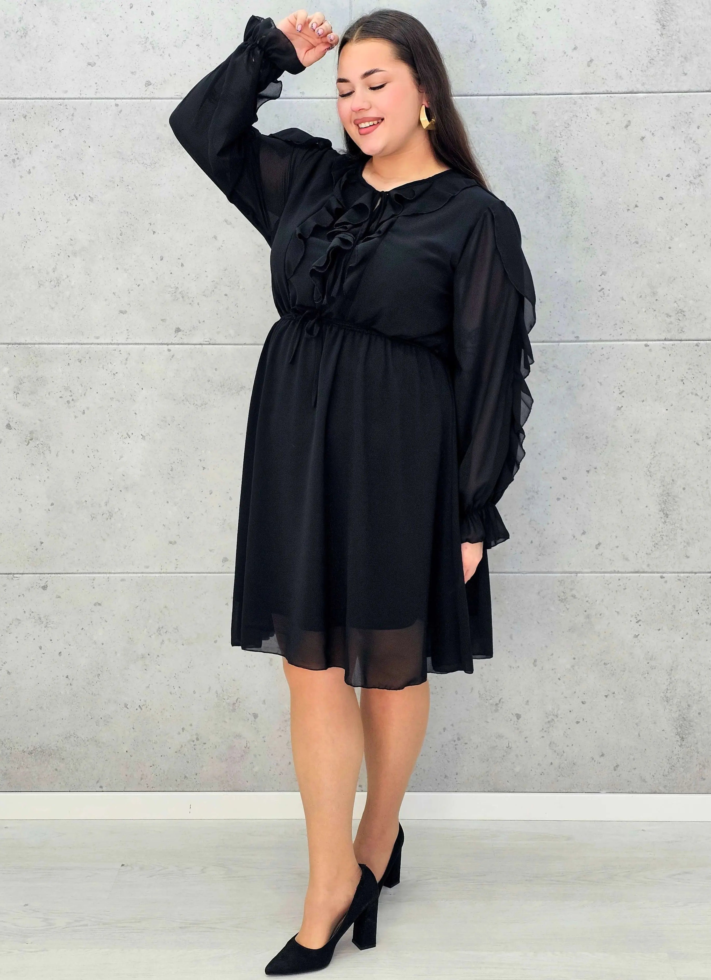 Sukienka plus size z falbanami – czekoladowa, bordowa i czarna Stylowa XL - Stylowa XL