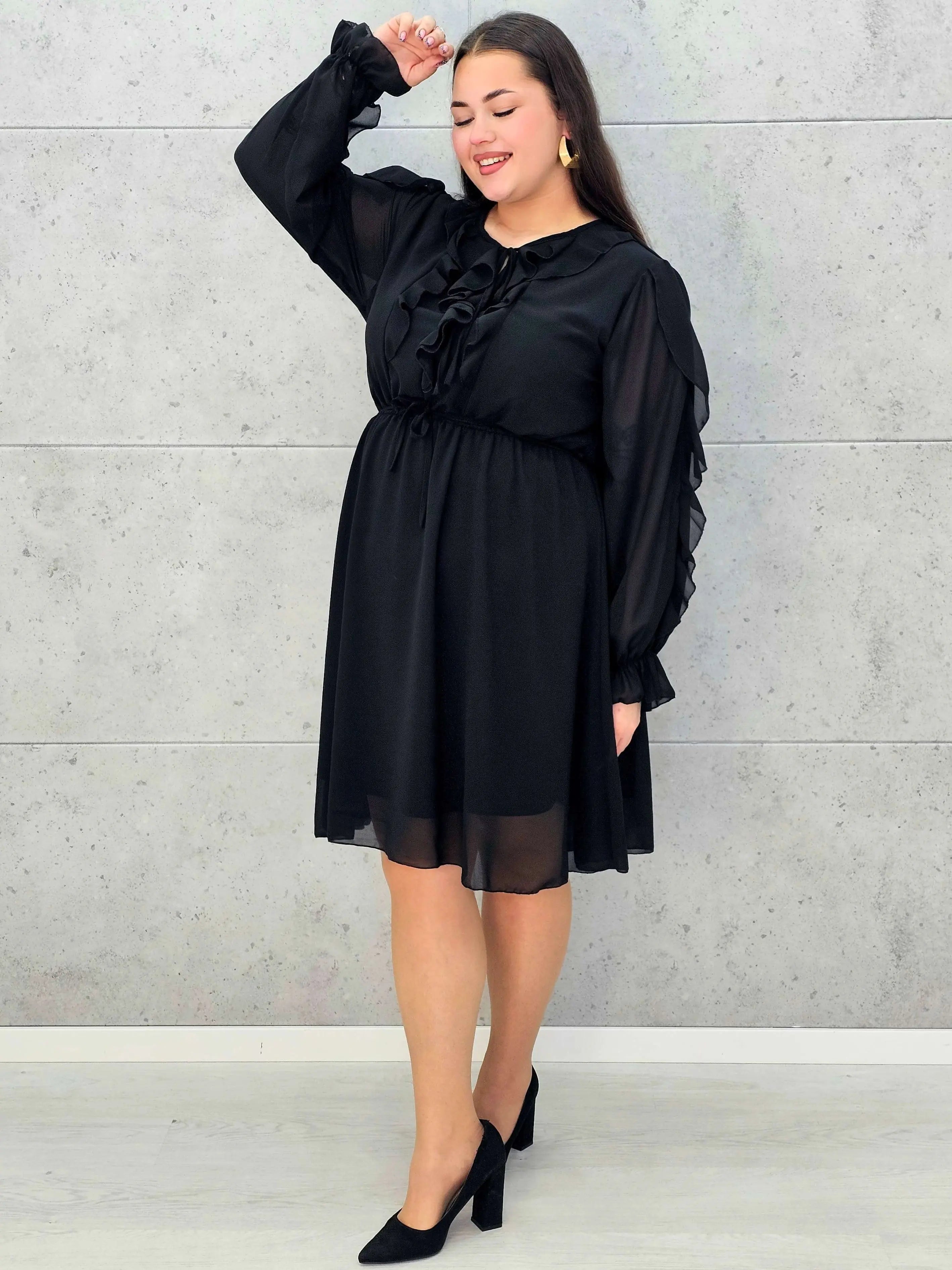 Sukienka plus size z falbanami – czekoladowa, bordowa i czarna Stylowa XL - Stylowa XL