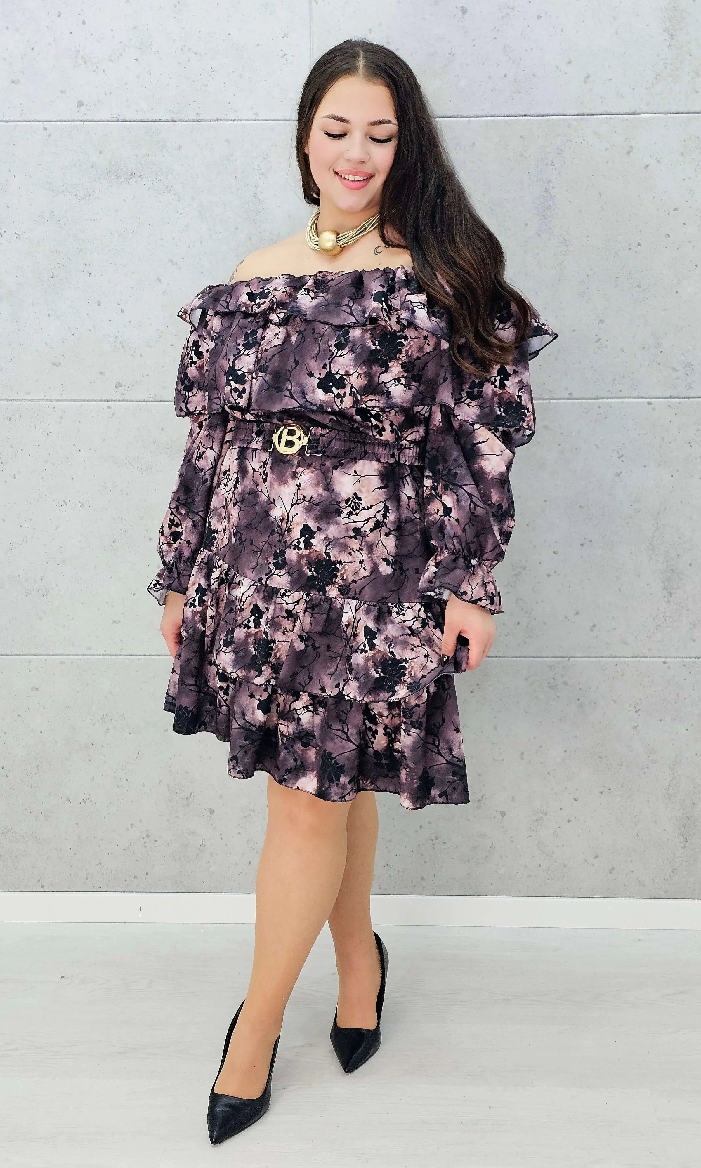 elegancka sukienka hiszpanka plus size z falbanami – detale