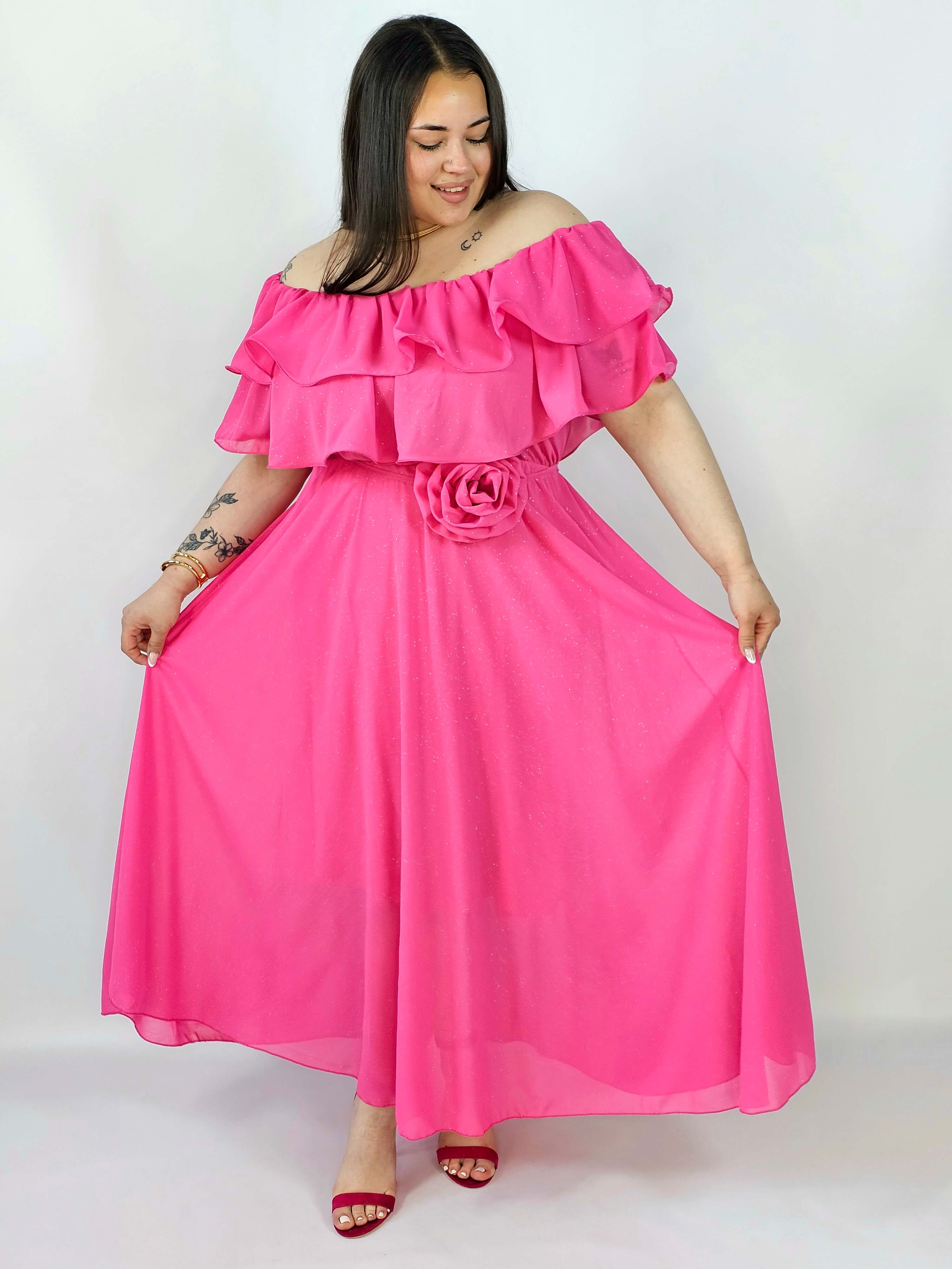 Sukienka plus size z falbanami i subtelnym połyskiem – efekt WOW XXL Stylowa XL