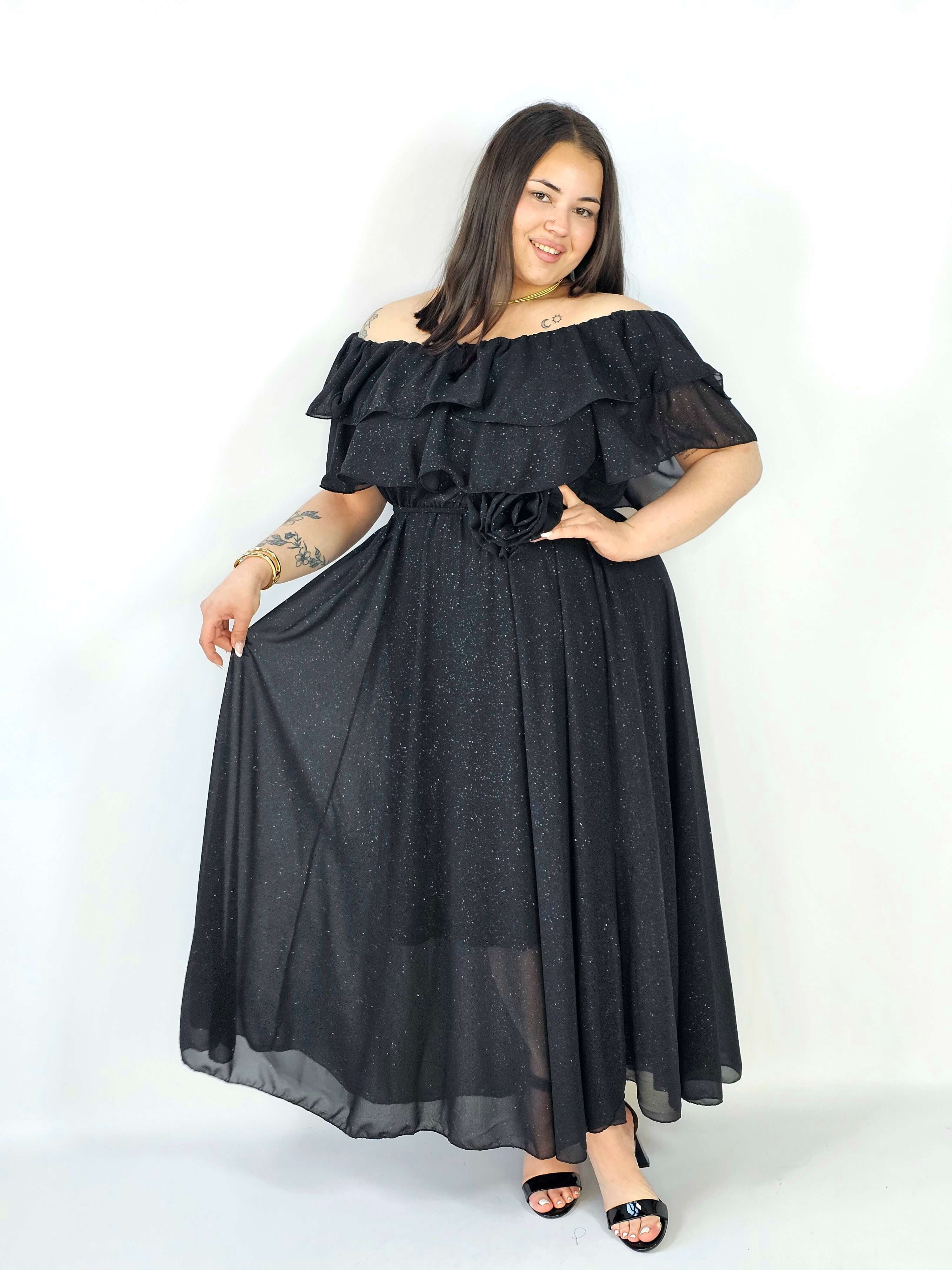 Sukienka plus size z falbanami i subtelnym połyskiem – efekt WOW XXL Stylowa XL