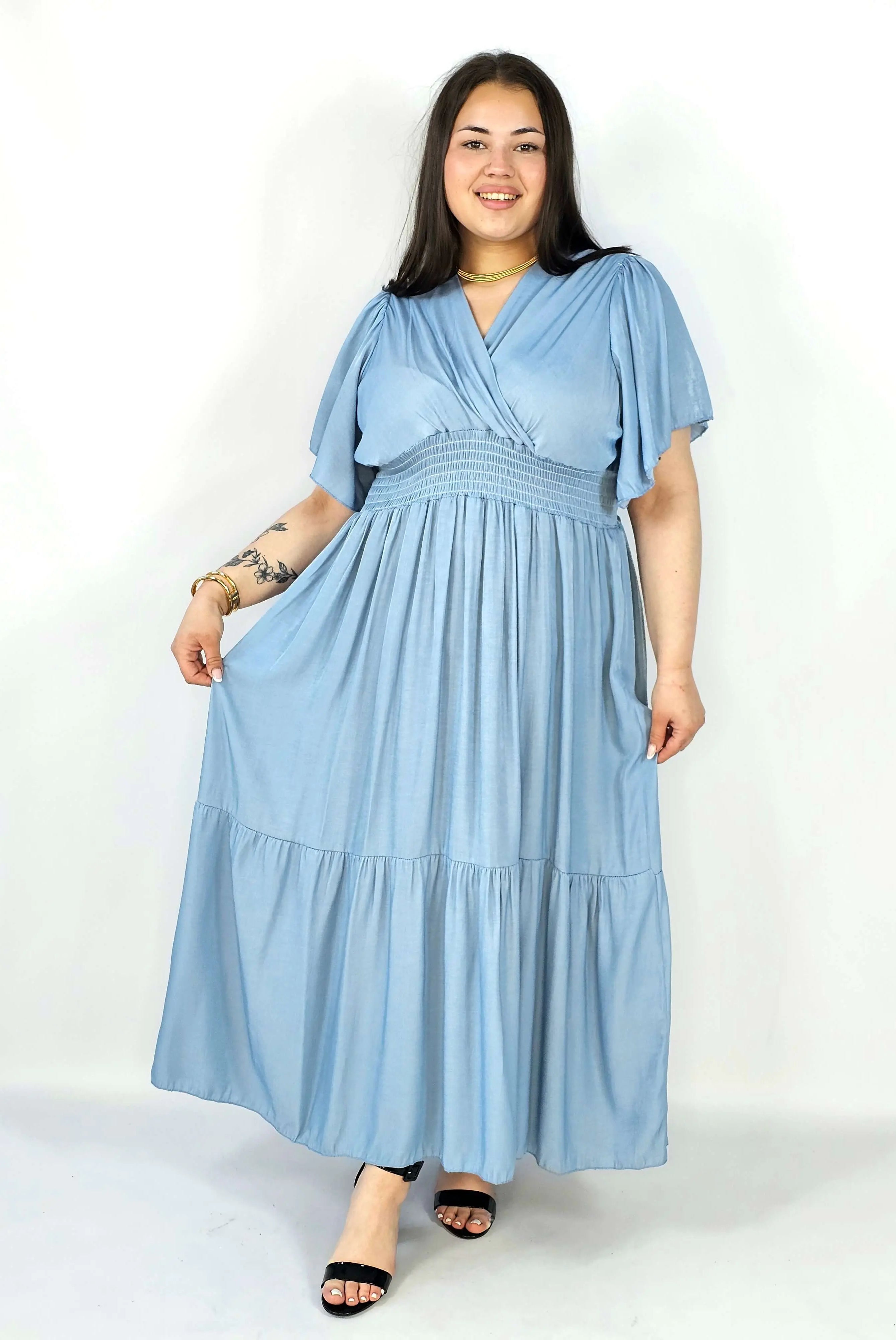 Sukienka plus size z kopertowym dekoltem i marszczeniem – lekkość i elegancja XXL Stylowa XL