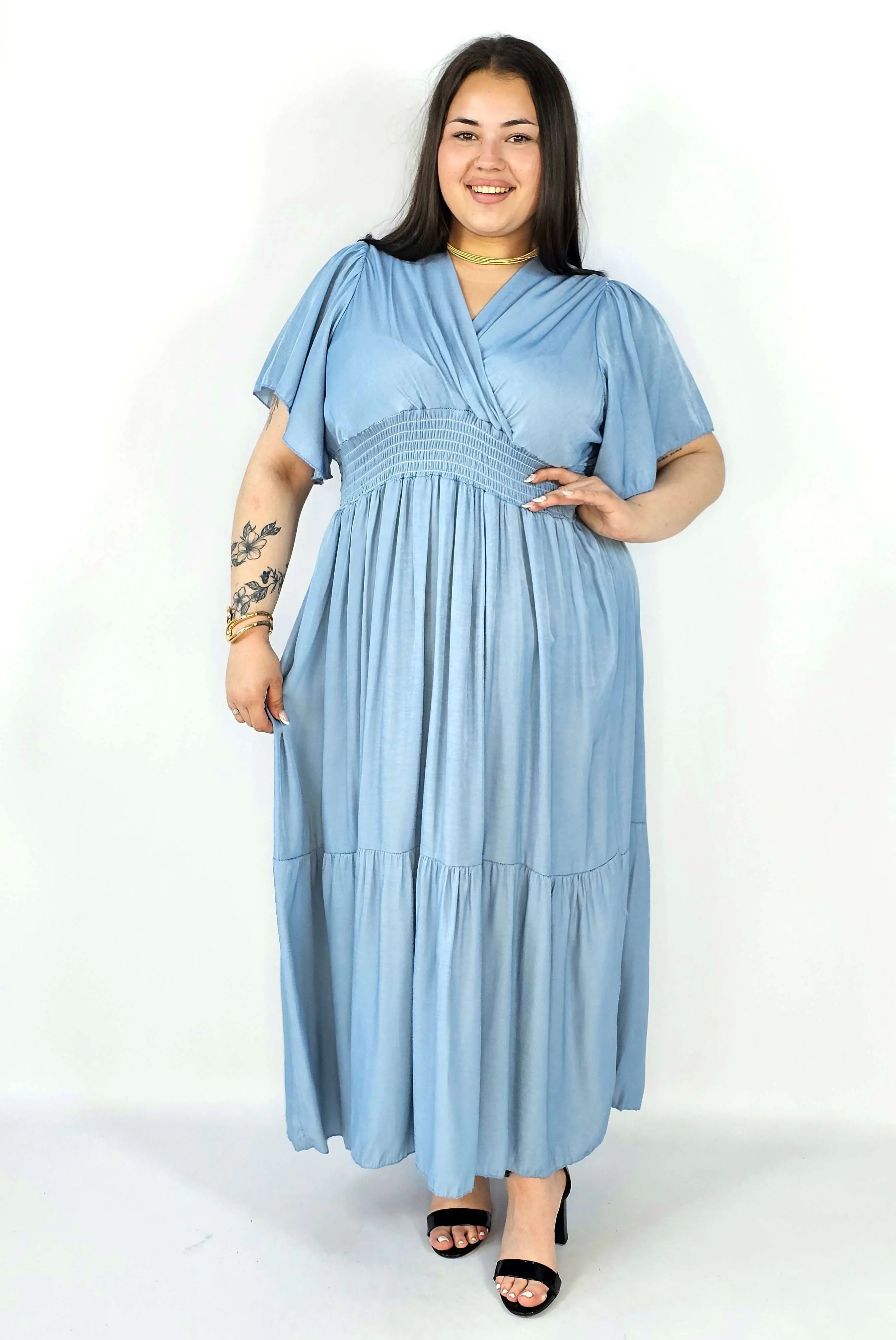 Sukienka plus size z kopertowym dekoltem i marszczeniem – lekkość i elegancja XXL Stylowa XL