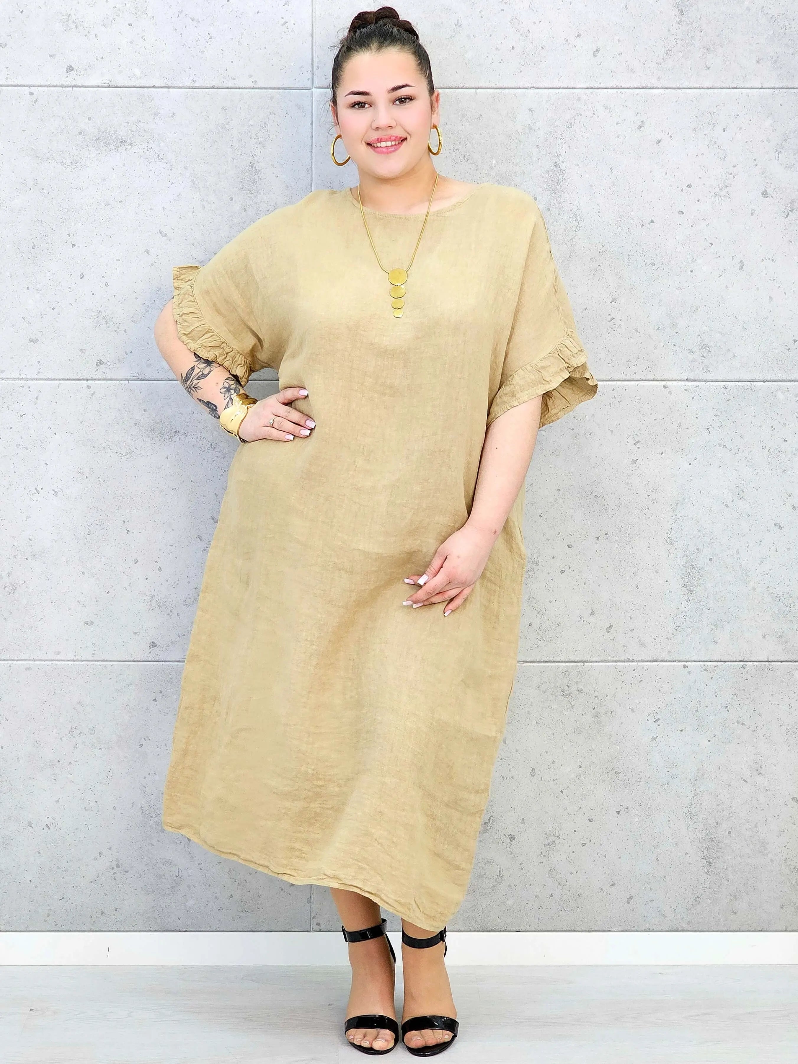 Sukienka plus size z luźnym fasonem i efektownym wiązaniem na plecach Stylowa XL