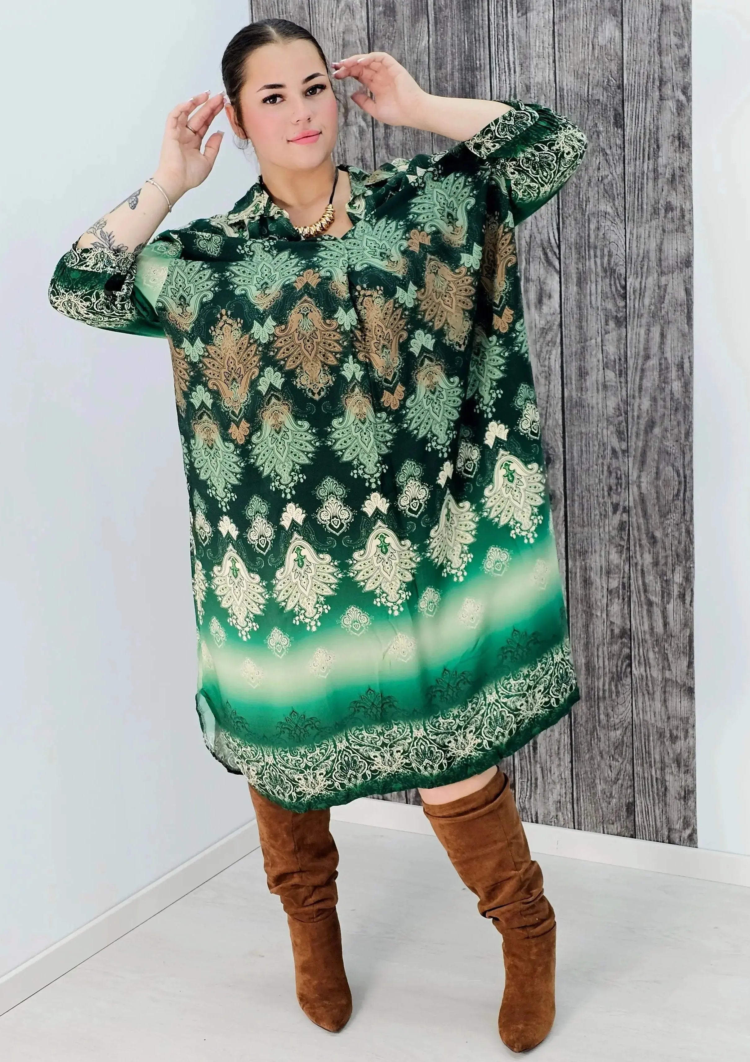 Sukienka plus size z orientalnym wzorem – elegancja i lekkość XXL Stylowa XL