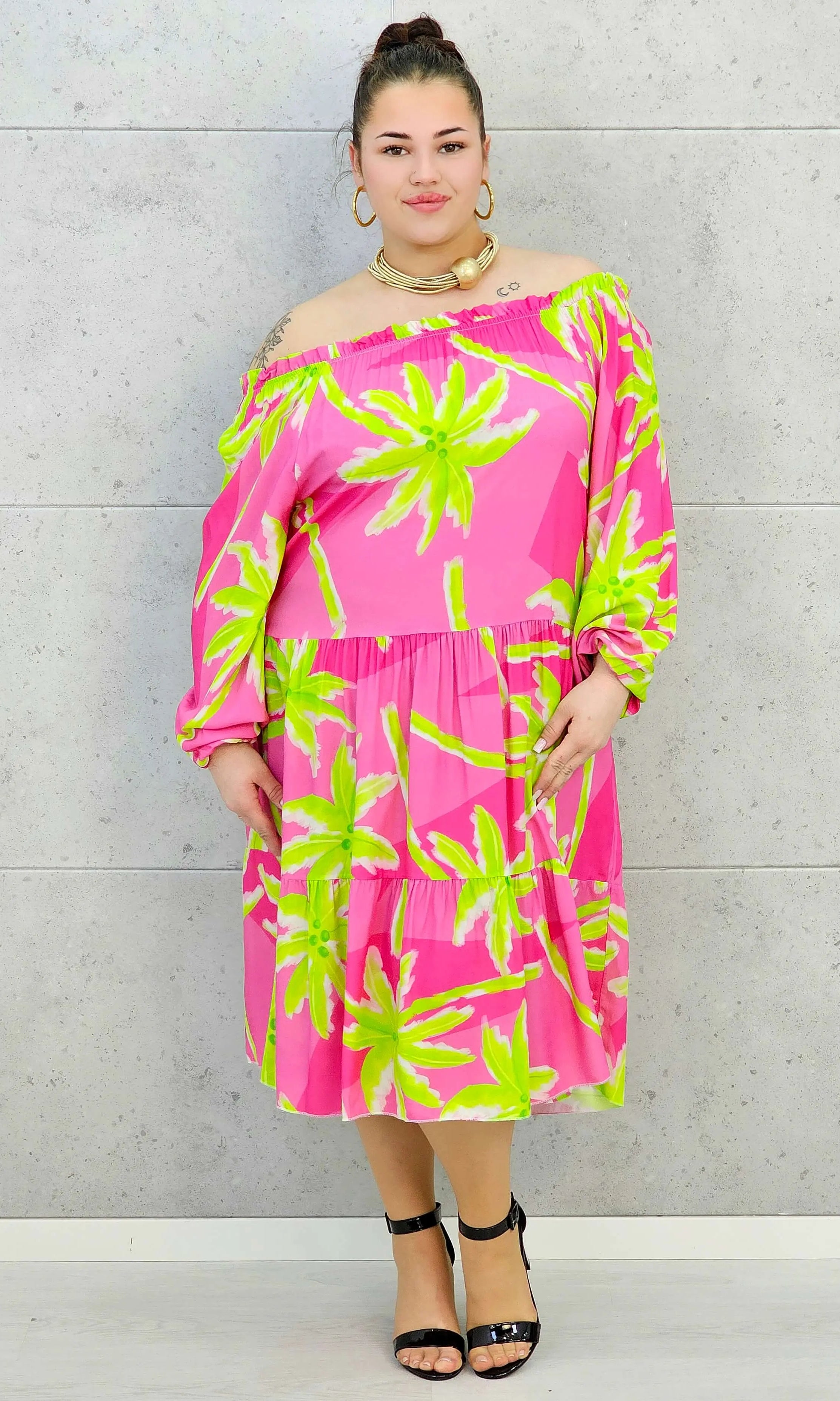 Sukienka plus size z wzorem w kwiaty Stylowa XL