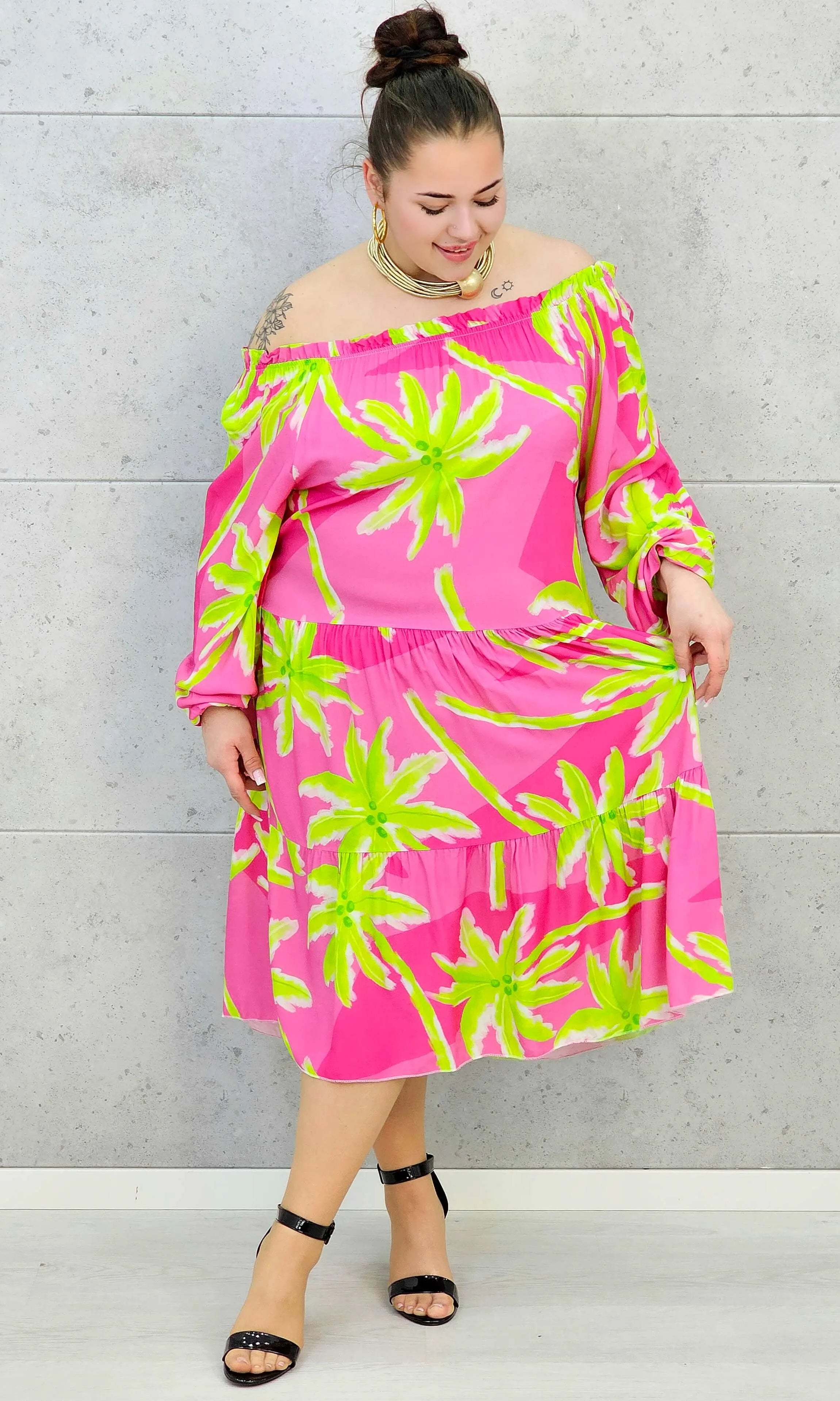 Sukienka plus size z wzorem w kwiaty Stylowa XL