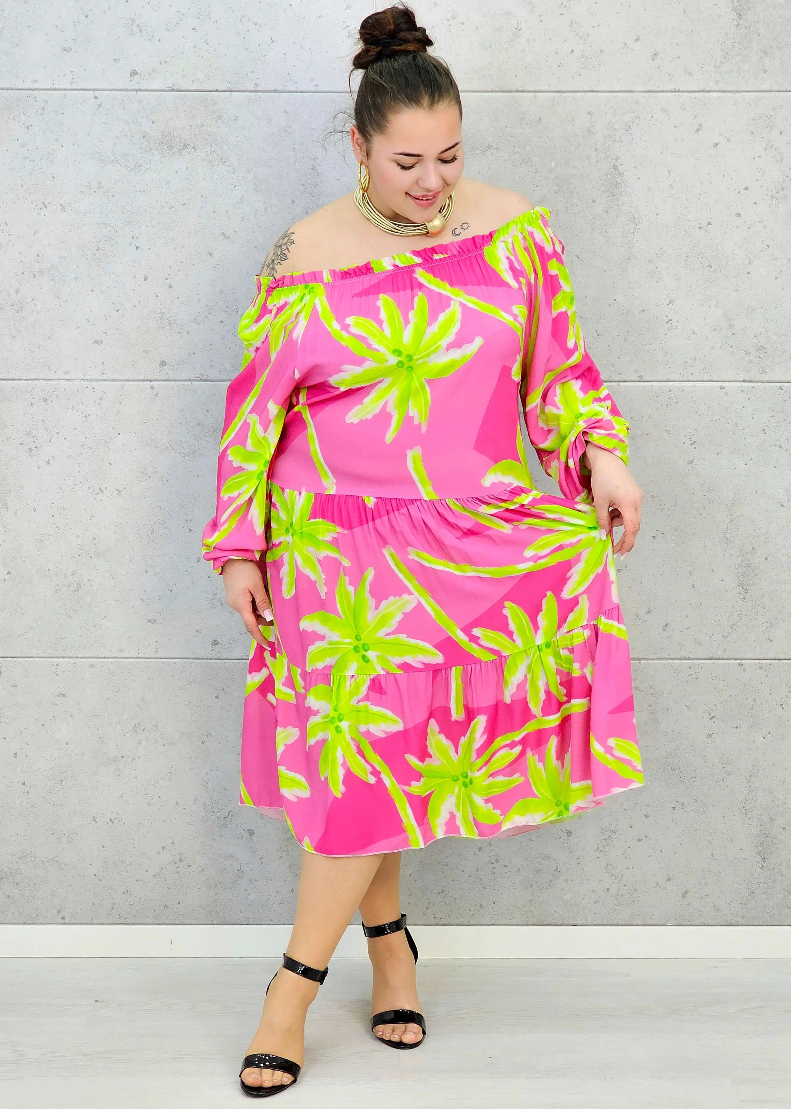 Sukienka plus size z wzorem w kwiaty Stylowa XL