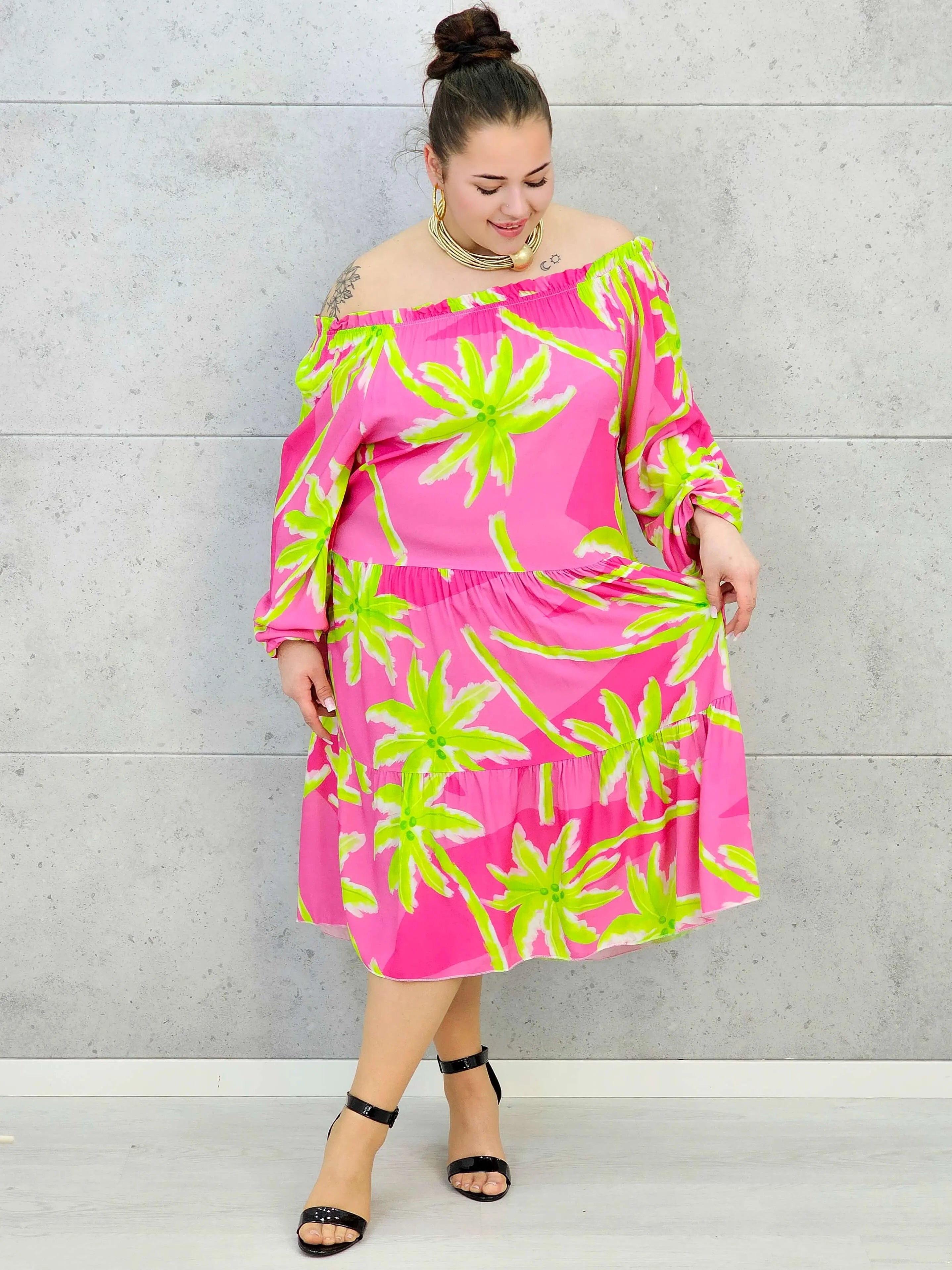 Sukienka plus size z wzorem w kwiaty Stylowa XL
