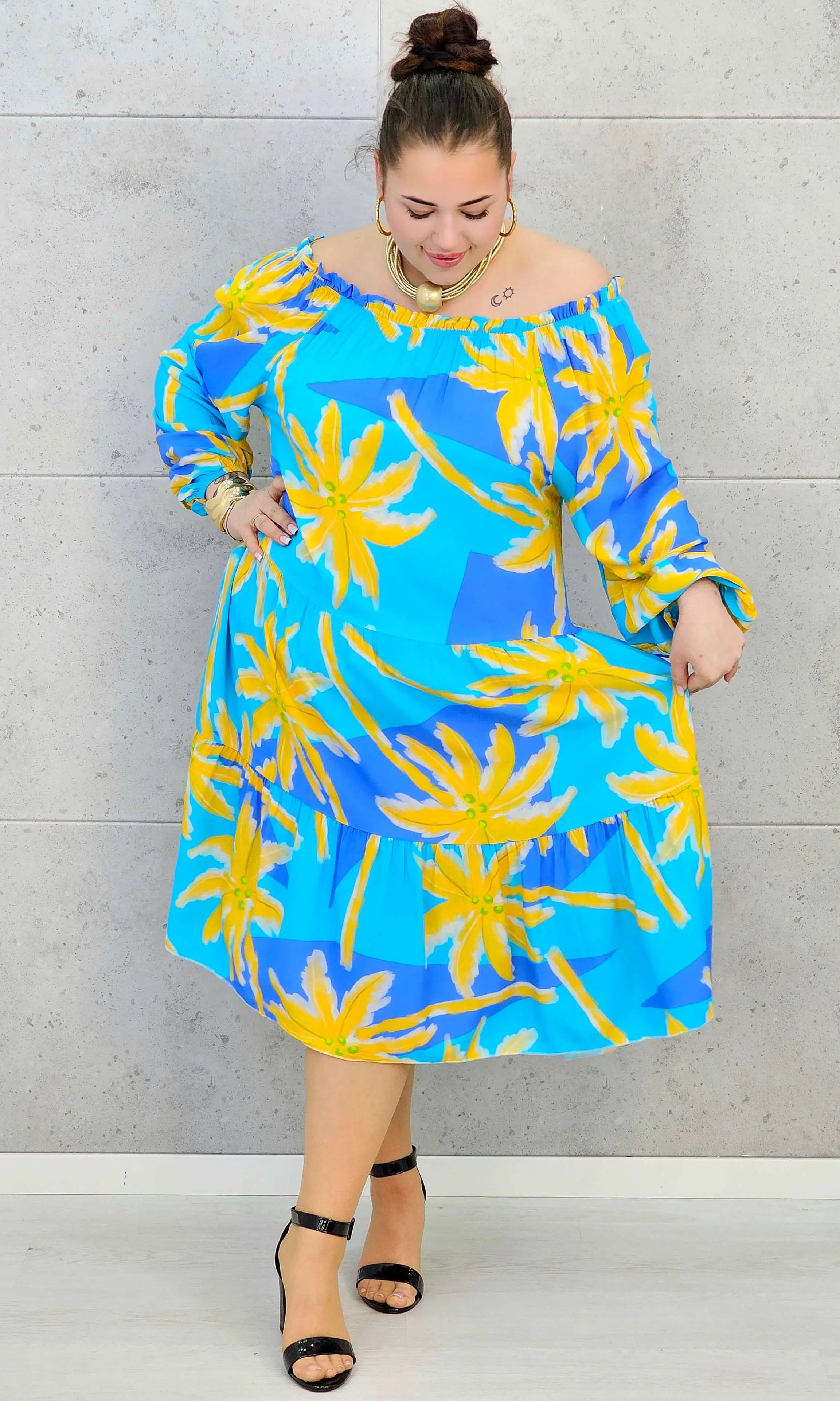 Sukienka plus size z wzorem w kwiaty Stylowa XL