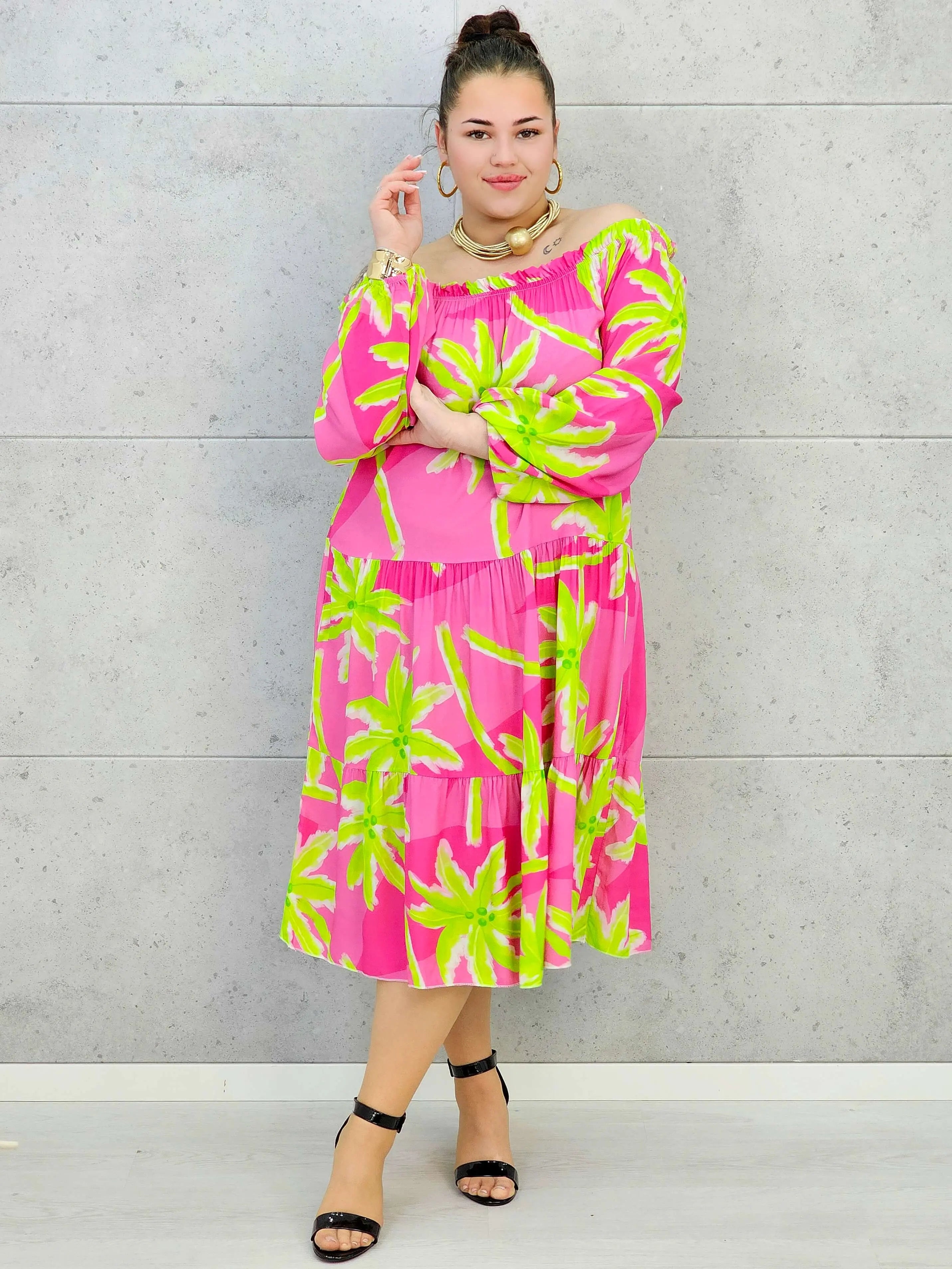 Sukienka plus size z wzorem w kwiaty Stylowa XL