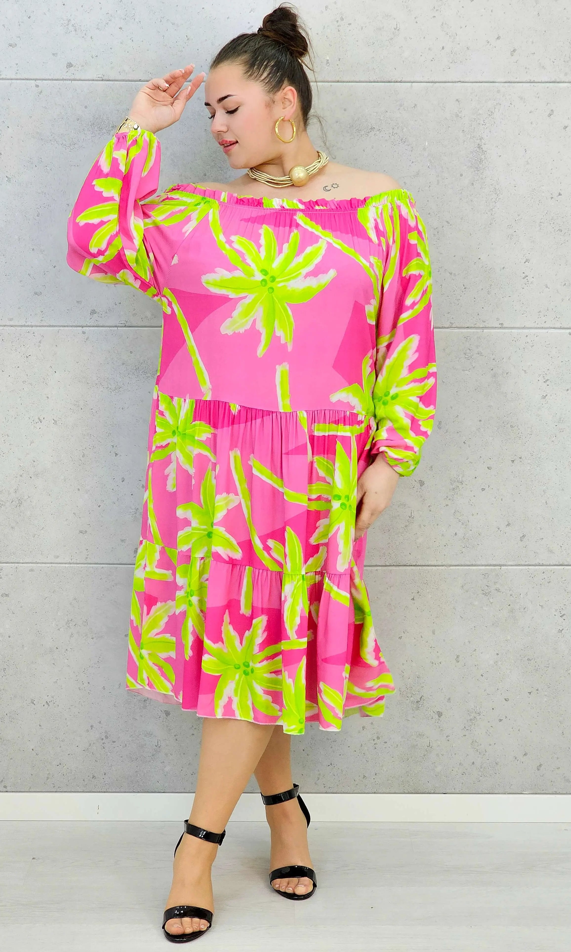 Sukienka plus size z wzorem w kwiaty Stylowa XL