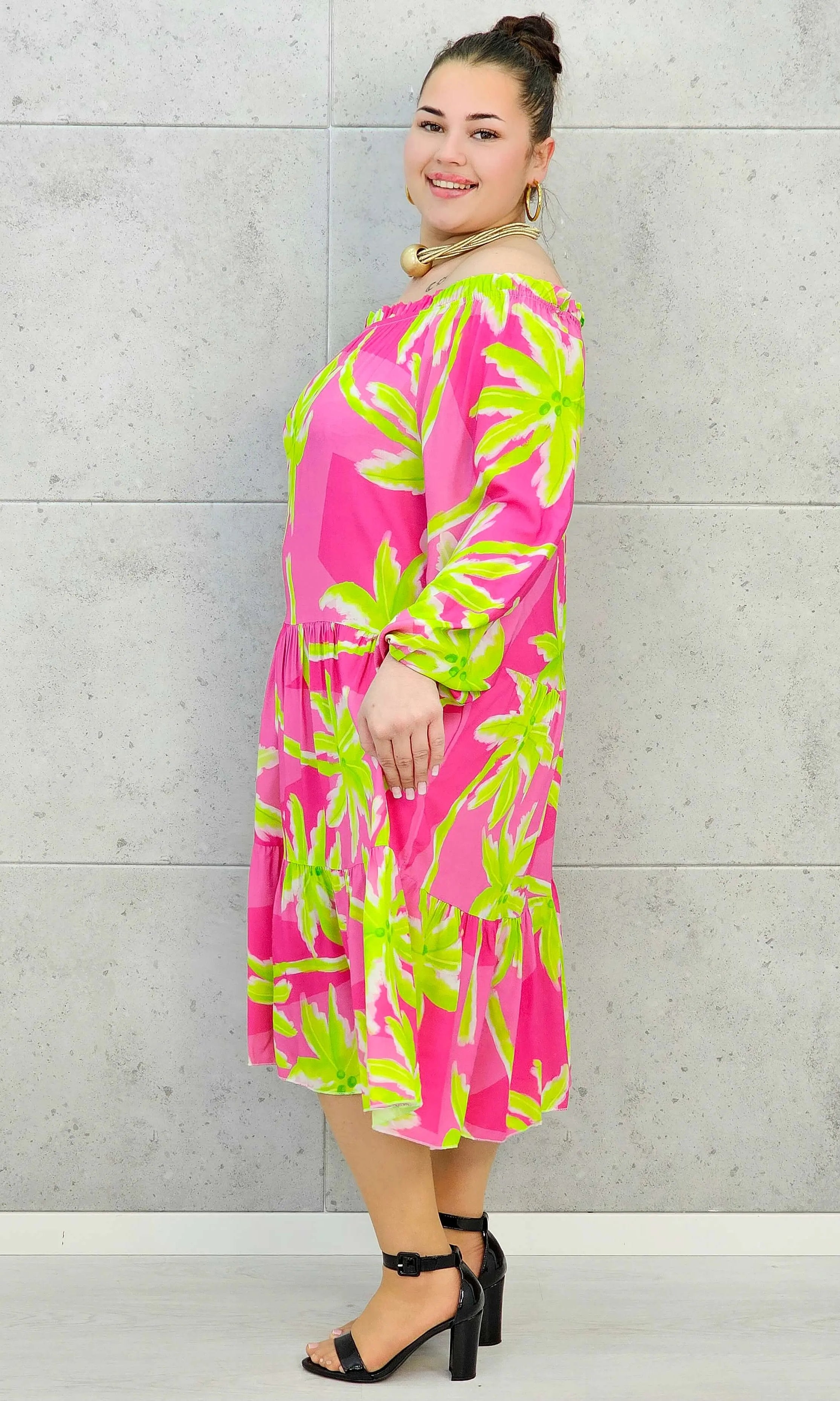 Sukienka plus size z wzorem w kwiaty Stylowa XL