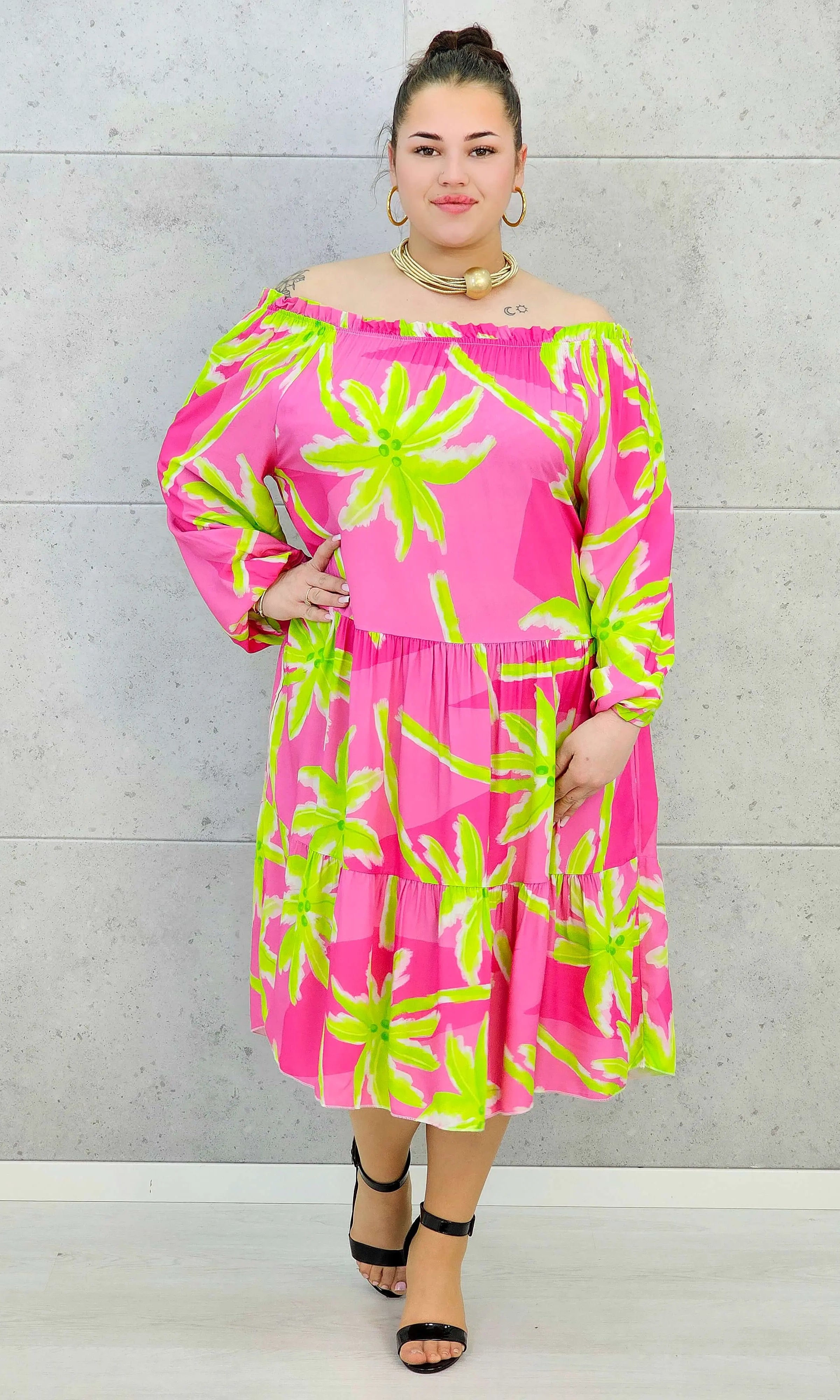 Sukienka plus size z wzorem w kwiaty Stylowa XL