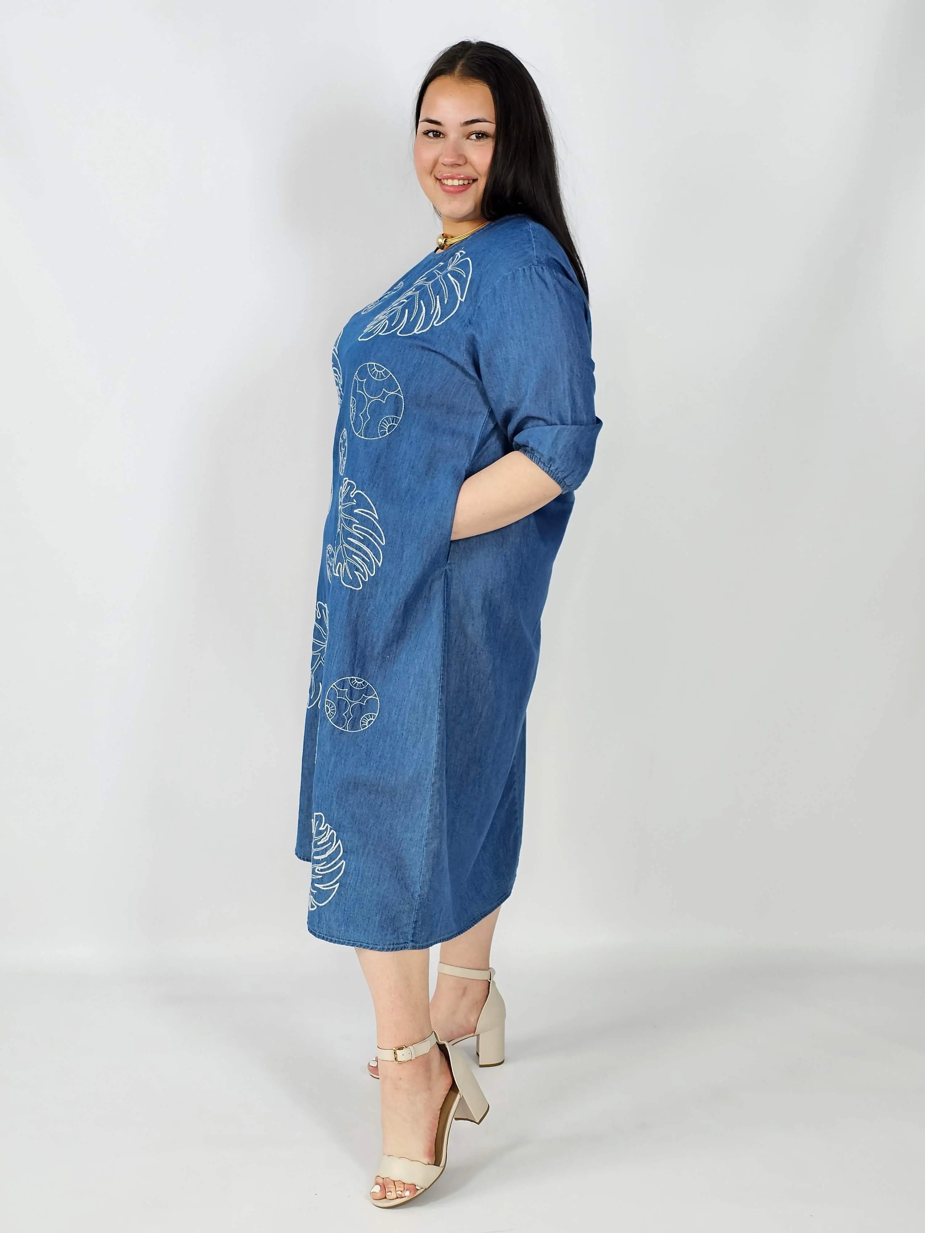 Sukienka plus size, którą nosi się dla wygody, a nie tylko „na wyjście” Stylowa XL