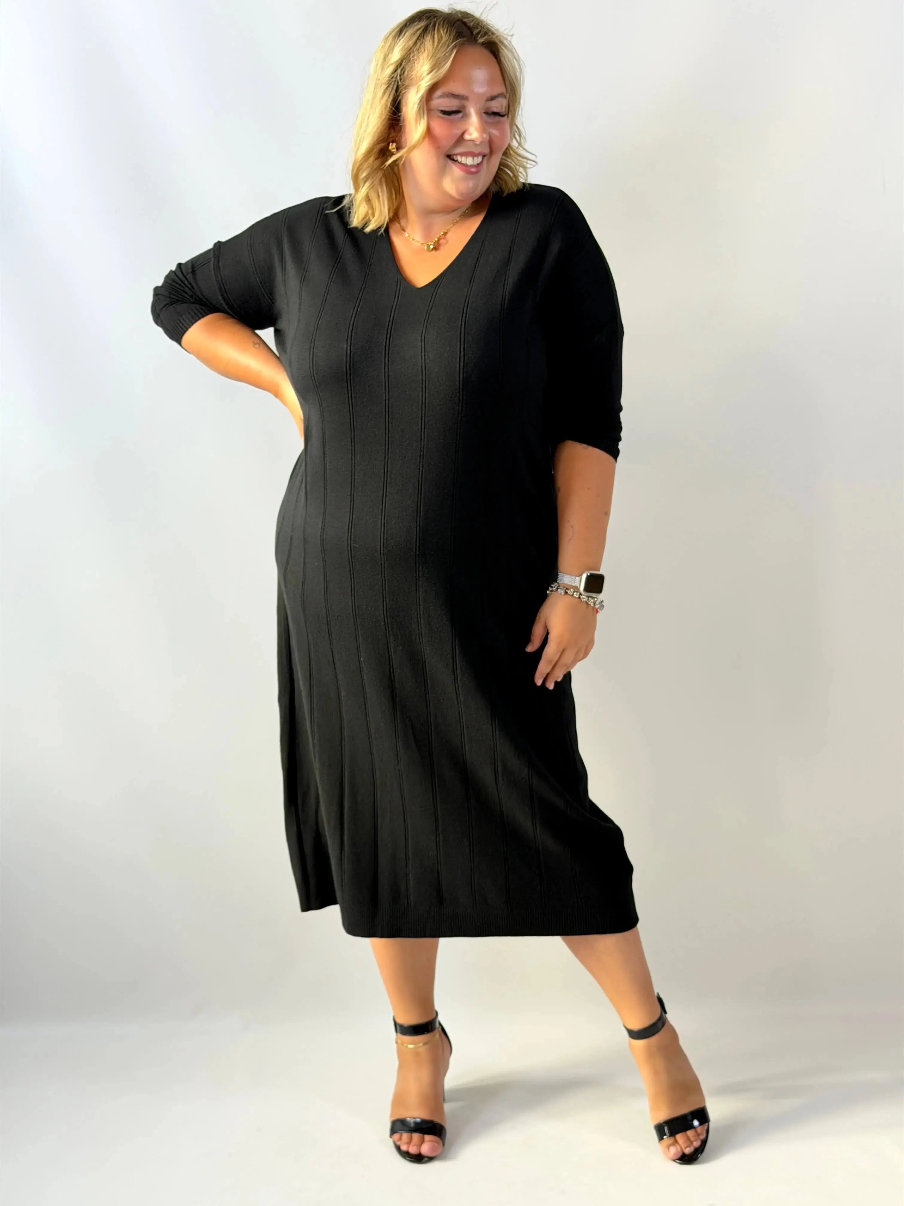 Sukienka prążkowana Plus Size maxi z dekoltem w serek Stylowa XL