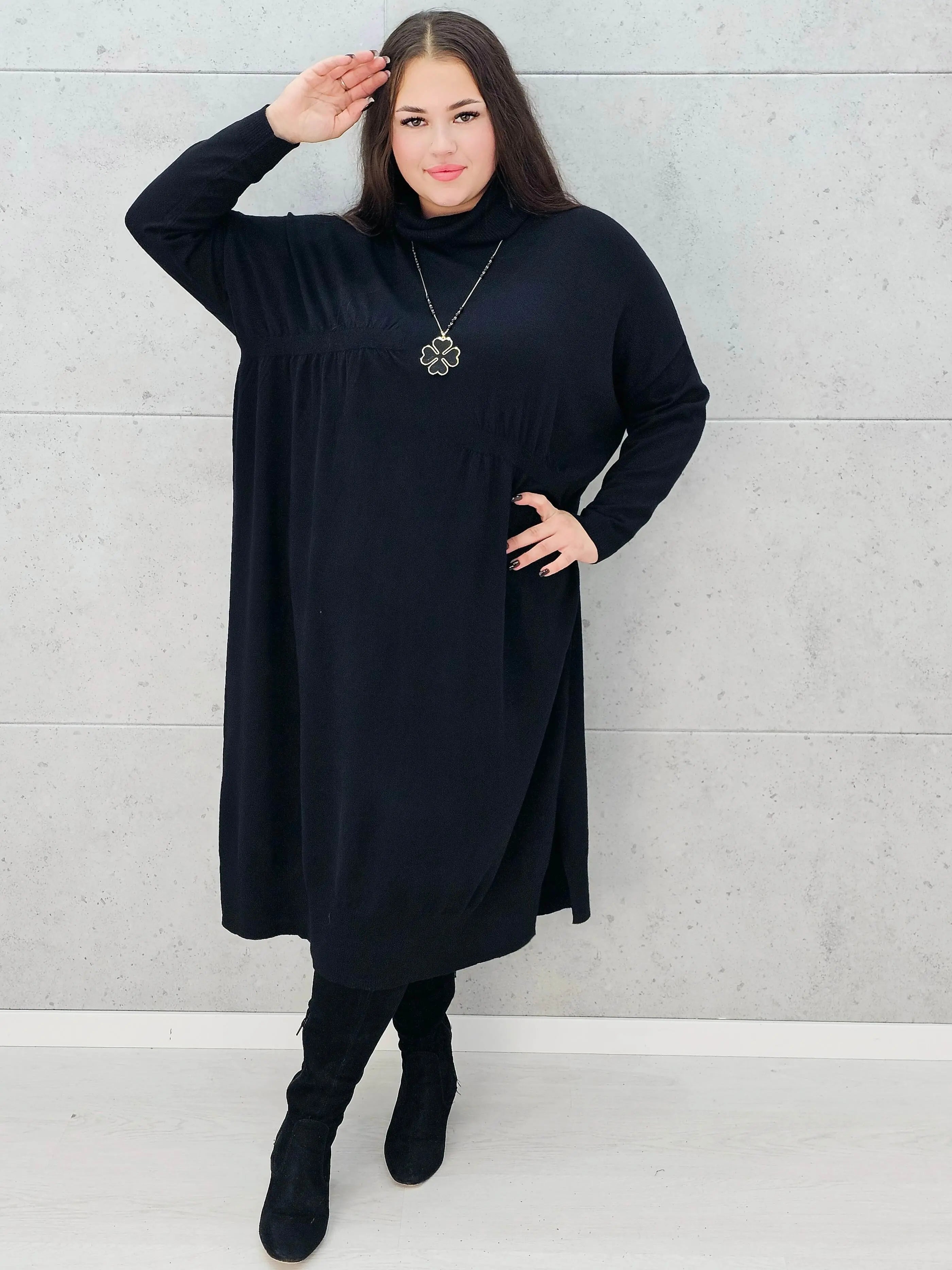 Sukienka swetrowa czarna plus size z golfem – Stylowa XL
