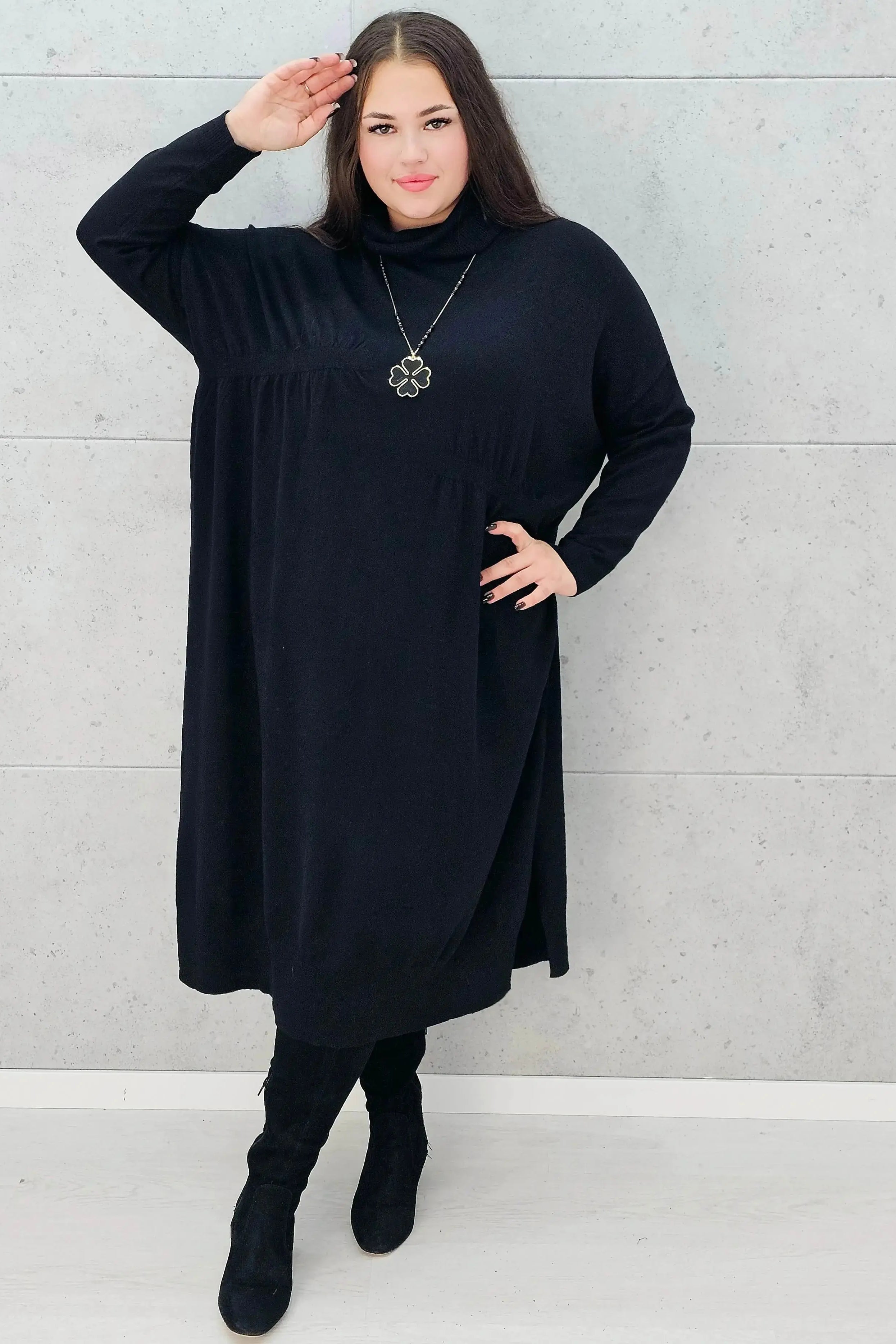 Sukienka swetrowa czarna plus size z golfem – Stylowa XL