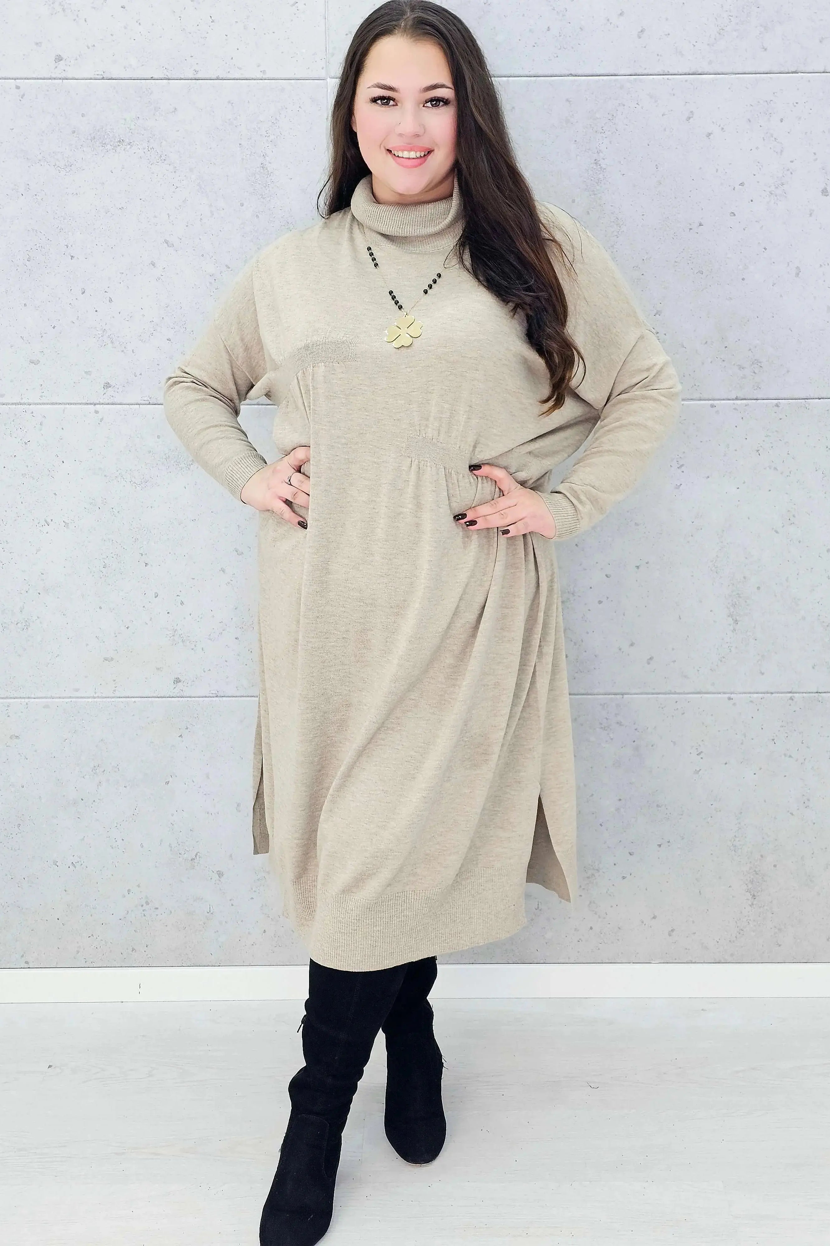 ukienka swetrowa beżowa plus size z golfem – Stylowa XL w całości
