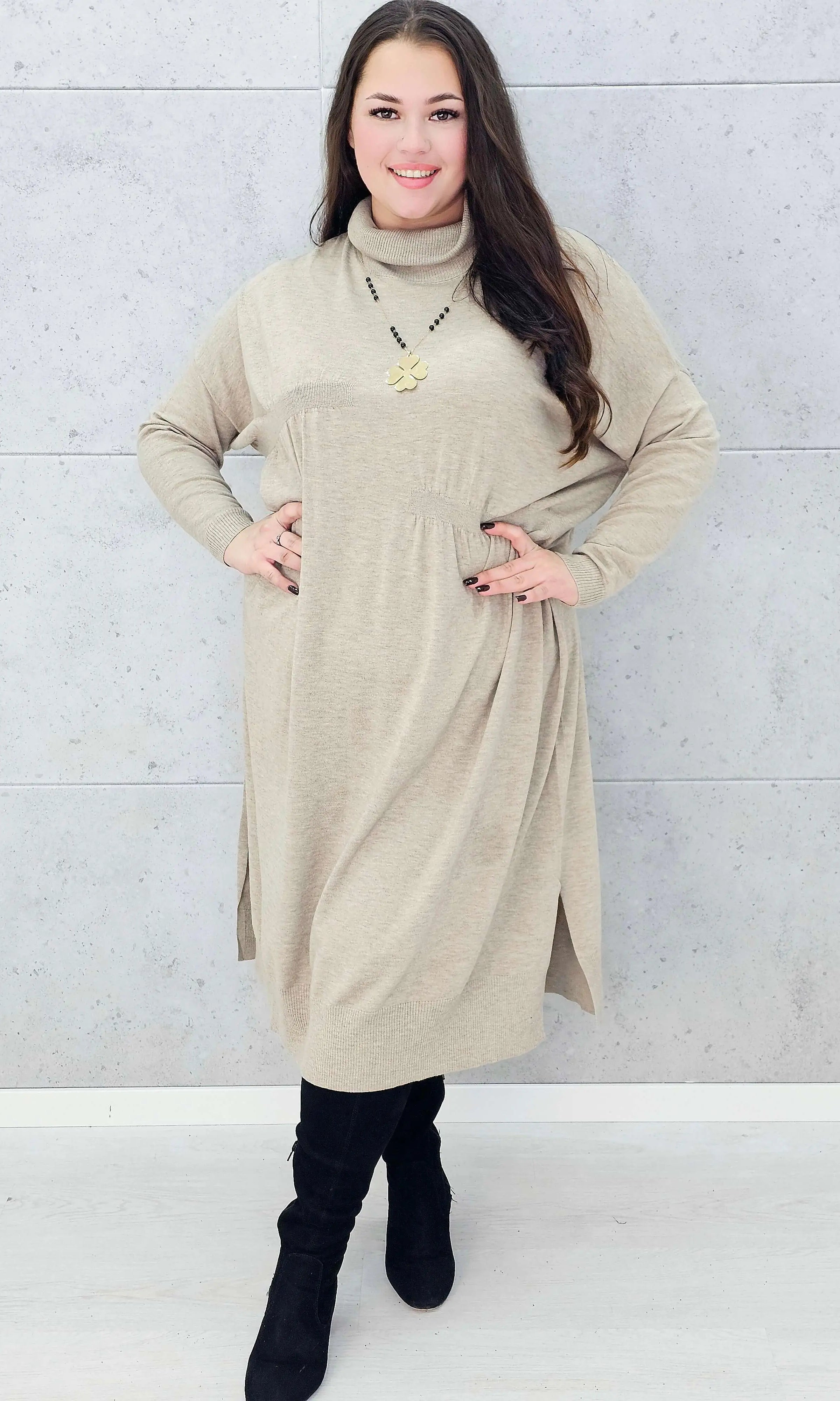 ukienka swetrowa beżowa plus size z golfem – Stylowa XL w całości