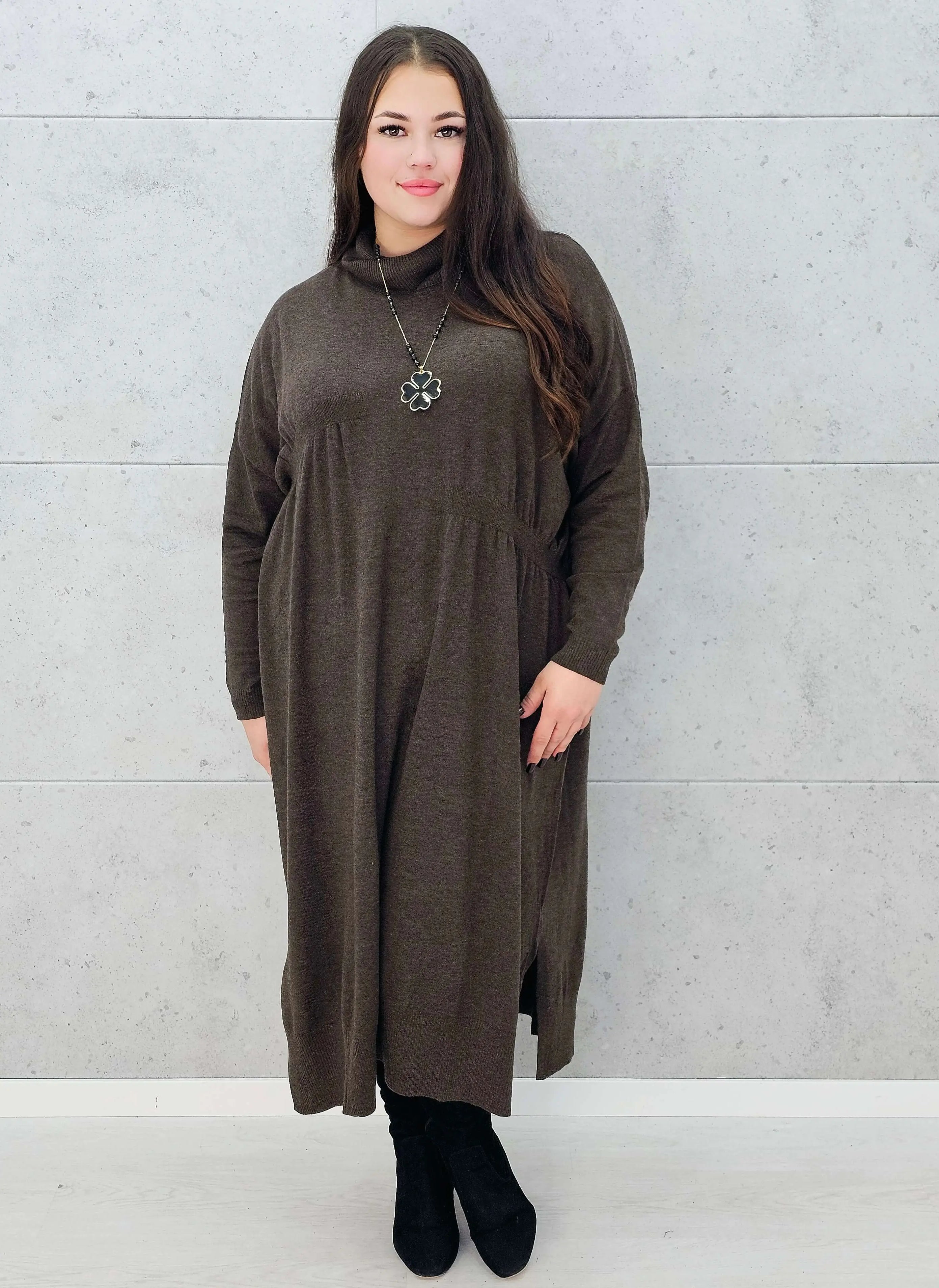 Stylowa kawowa sukienka swetrowa dla kobiet plus size – Stylowa XL