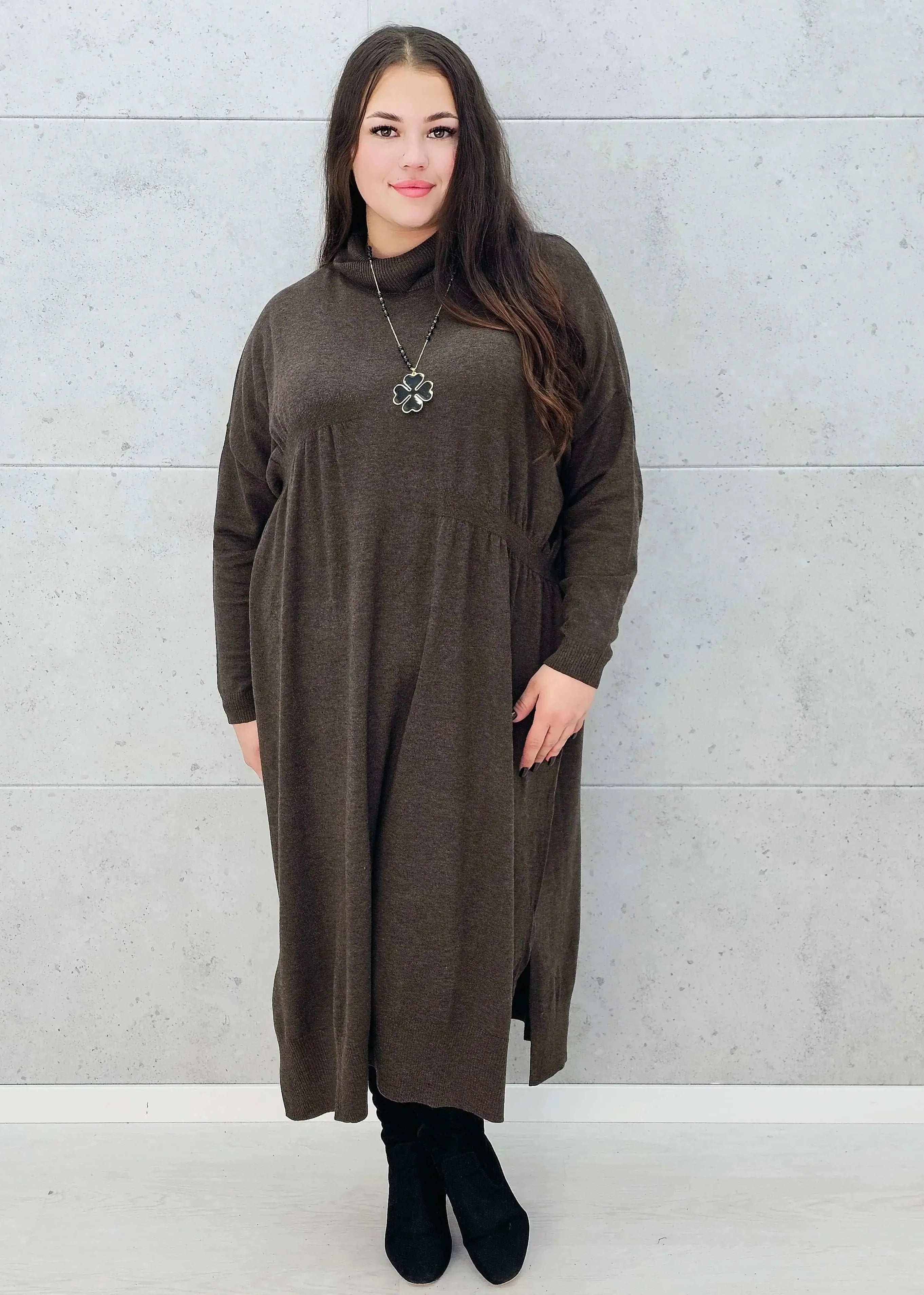 Stylowa kawowa sukienka swetrowa dla kobiet plus size – Stylowa XL