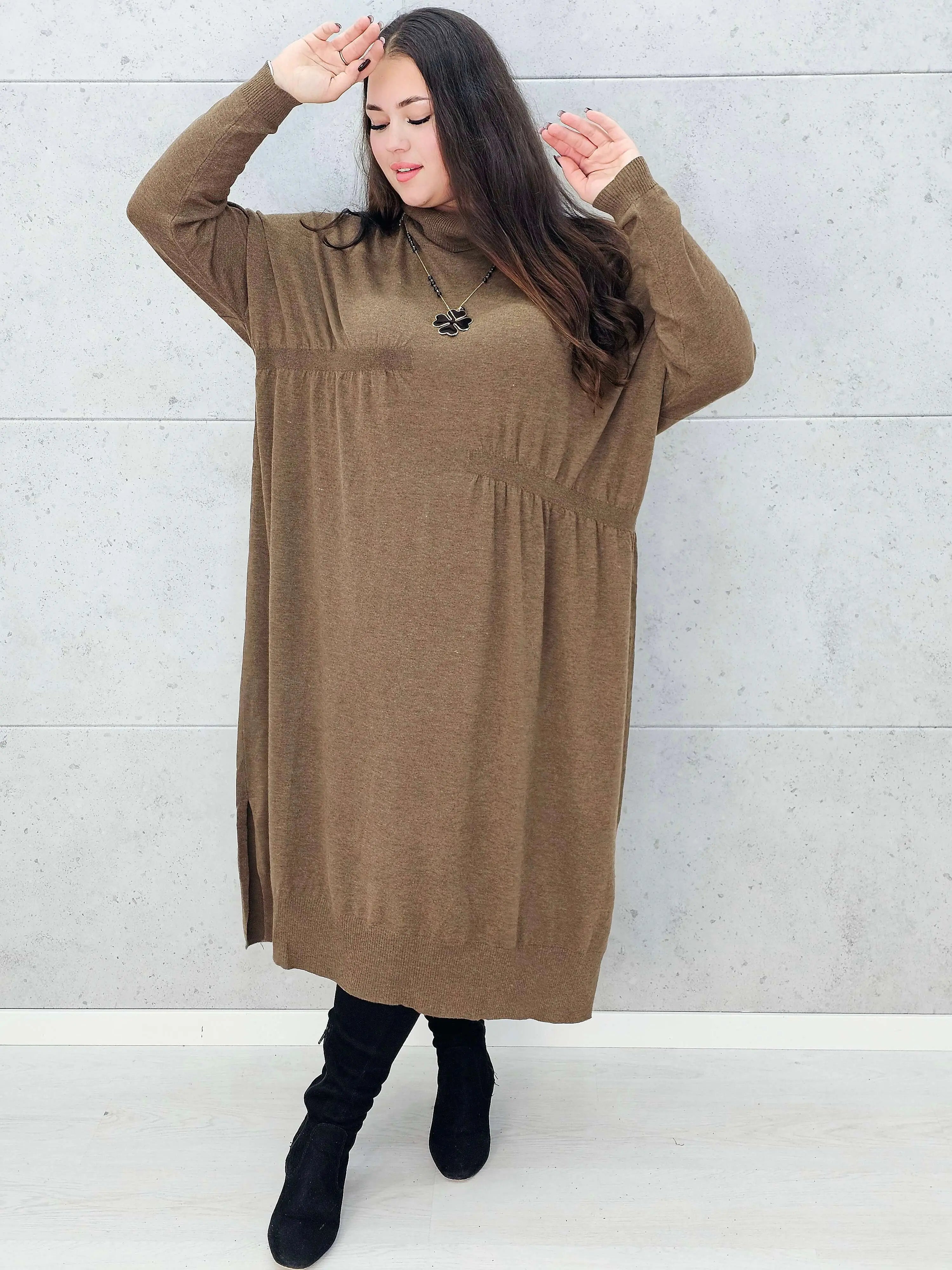 Stylowa brązowa sukienka swetrowa dla kobiet plus size – Stylowa XL