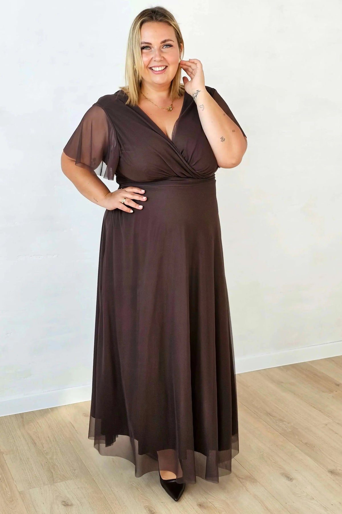 Sukienka tiulowa maxi plus size z kopertowym dekoltem Stylowa XL