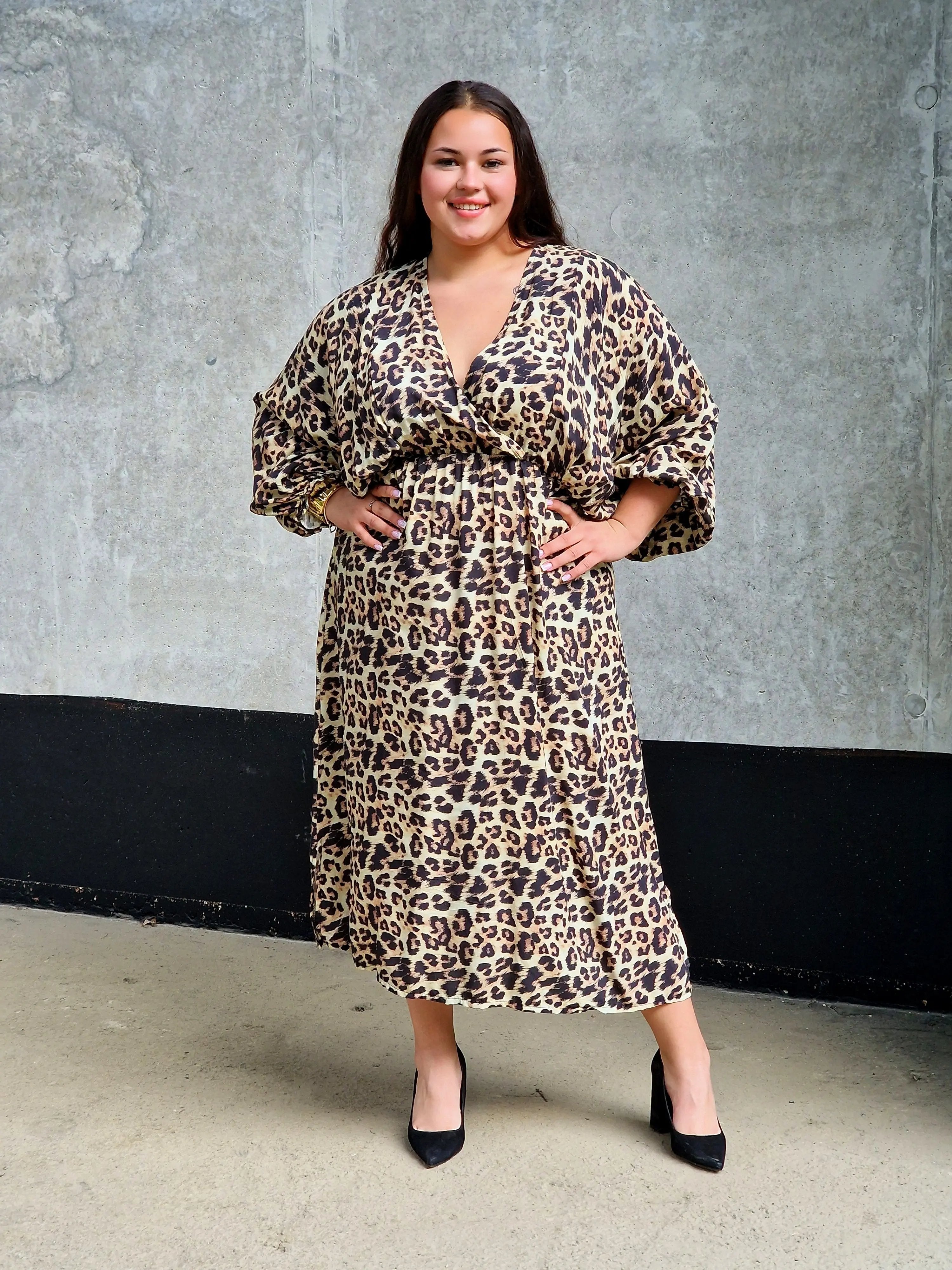 Sukienka w Panterkę Stylowa XL