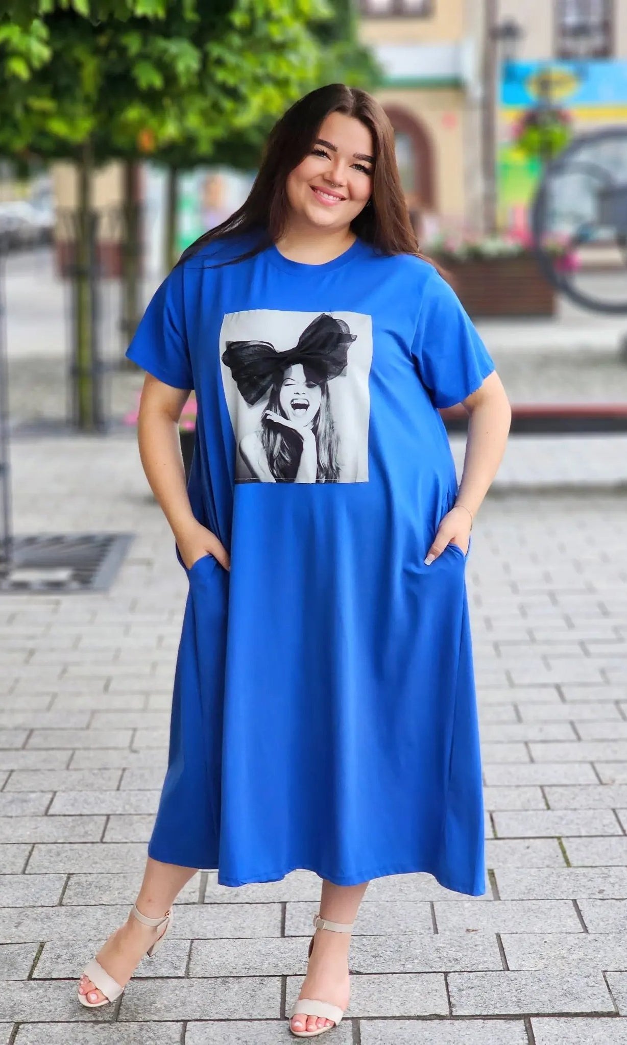 Sukienka z Artystycznym Nadrukiem Stylowa XL