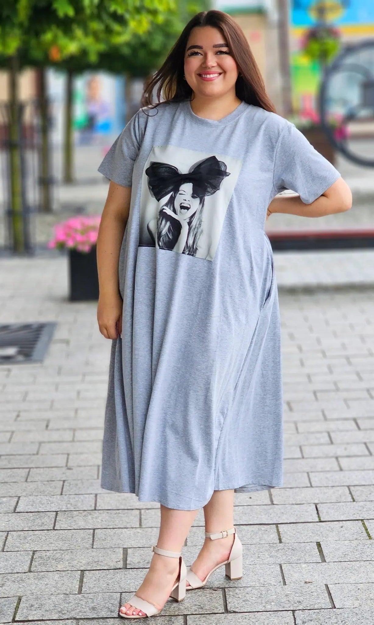 Sukienka z Artystycznym Nadrukiem Stylowa XL