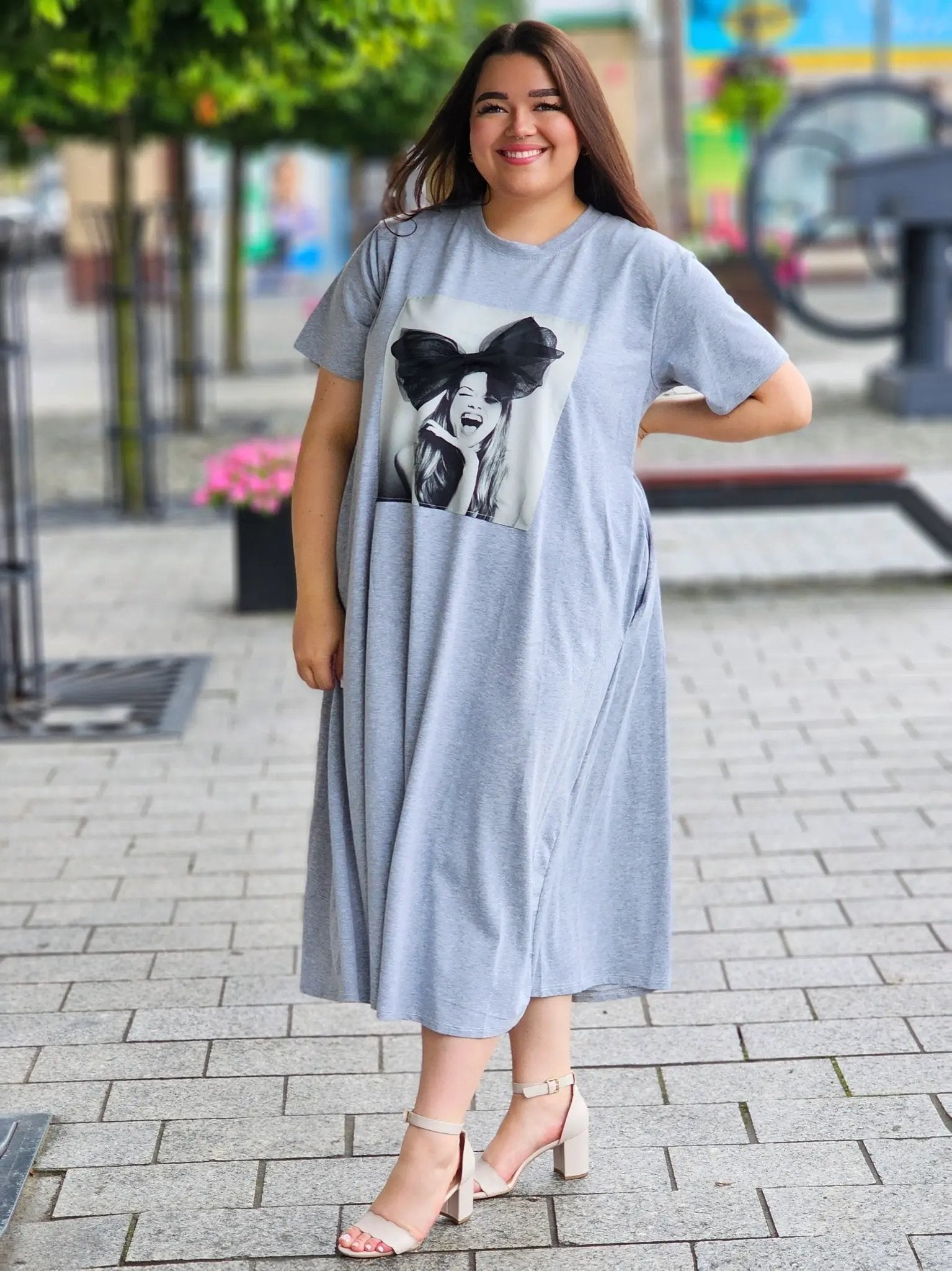 Sukienka z Artystycznym Nadrukiem Stylowa XL