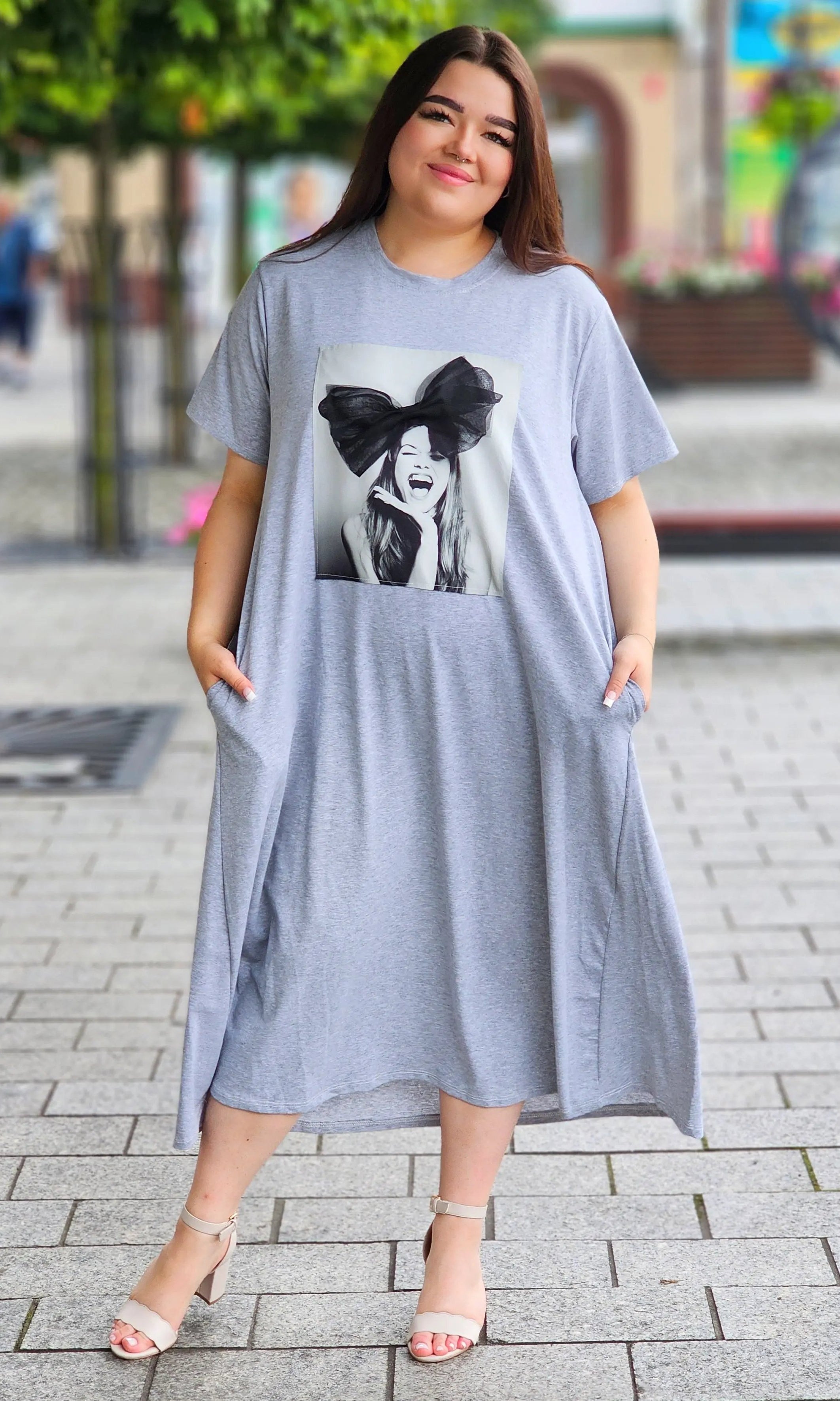 Sukienka z Artystycznym Nadrukiem Stylowa XL